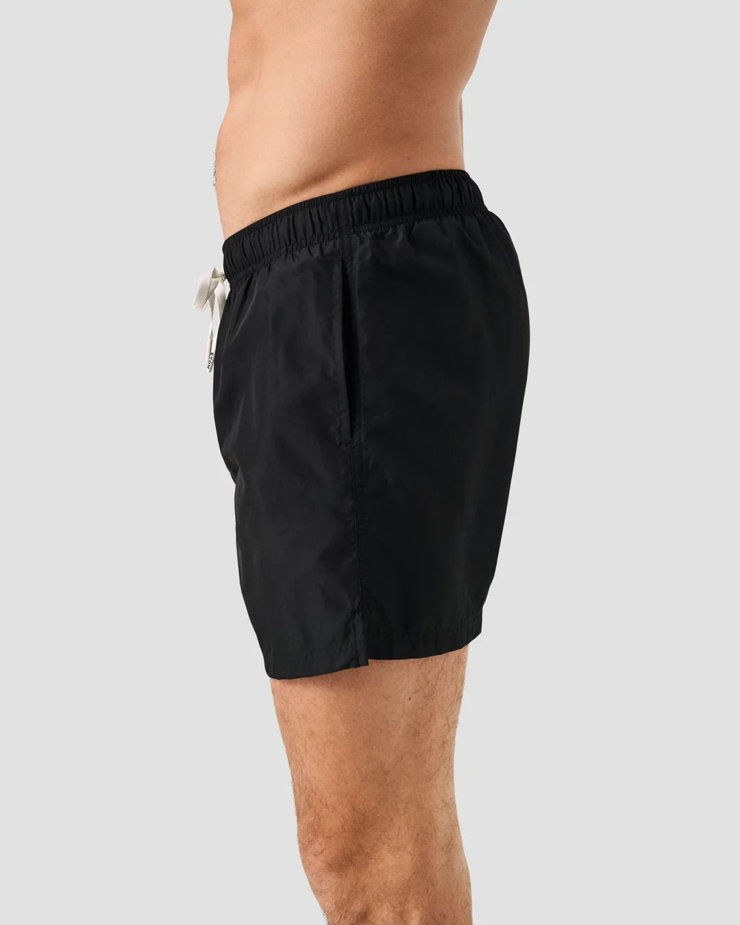 black-drawsting- black-drawsting-