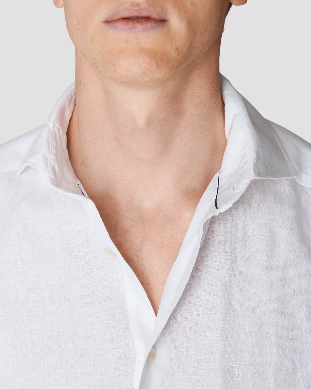 【IONSEOUL】S Linen Check Half Shirt 4JH207 CSH0007OLV_MODEL_UNTUCKED.jpg