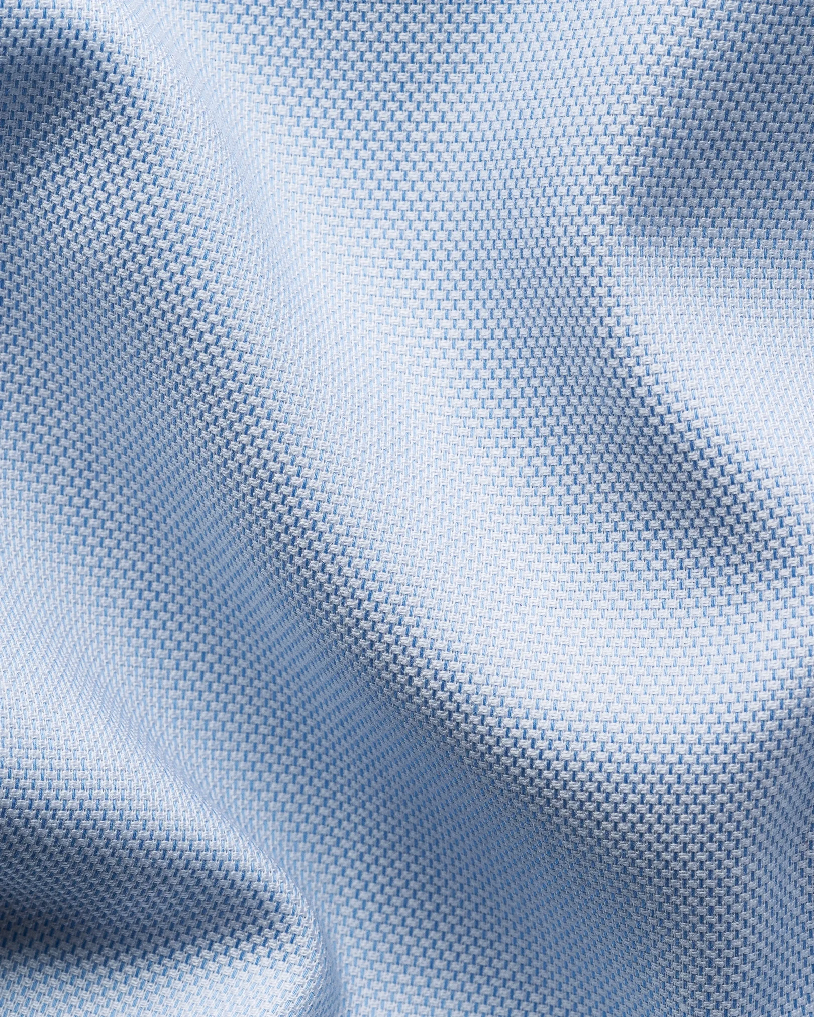 Eton - light blue oxford cut away collar s2