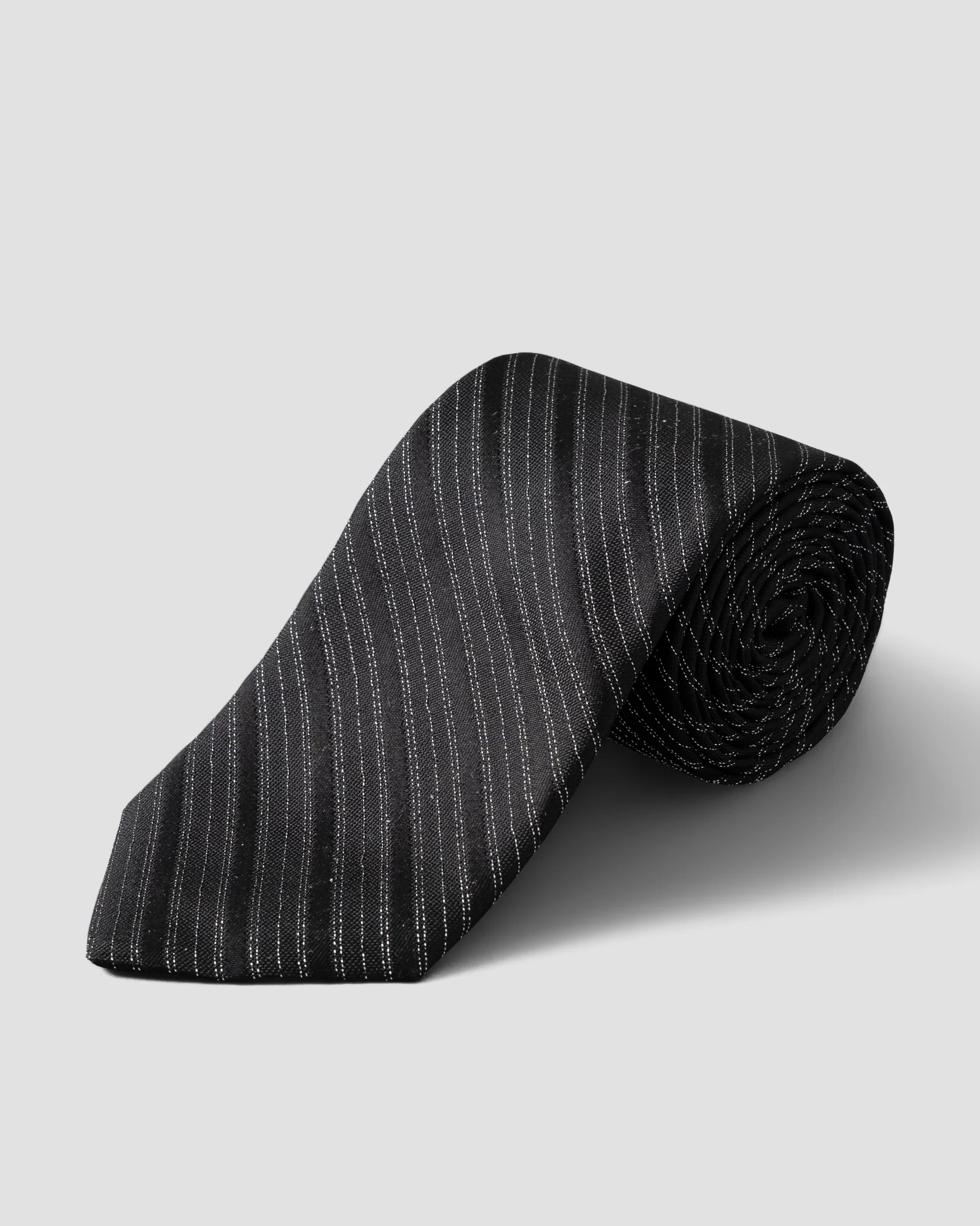 Cravate en soie et lurex à rayures noires