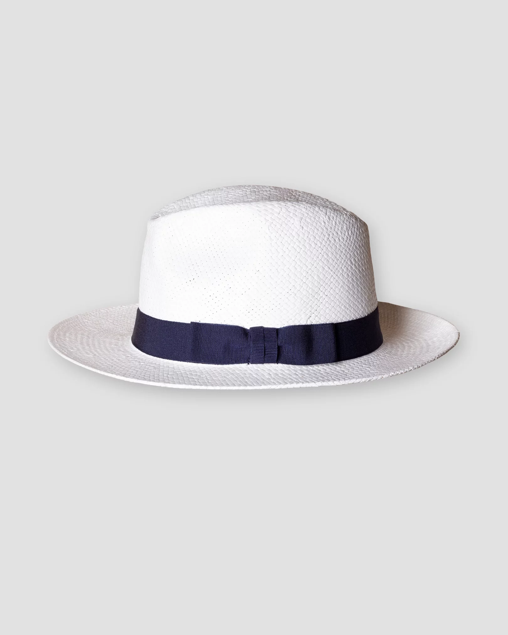 Eton - Chapeau blanc en paille et papier – Bande gros-grain bleu marine