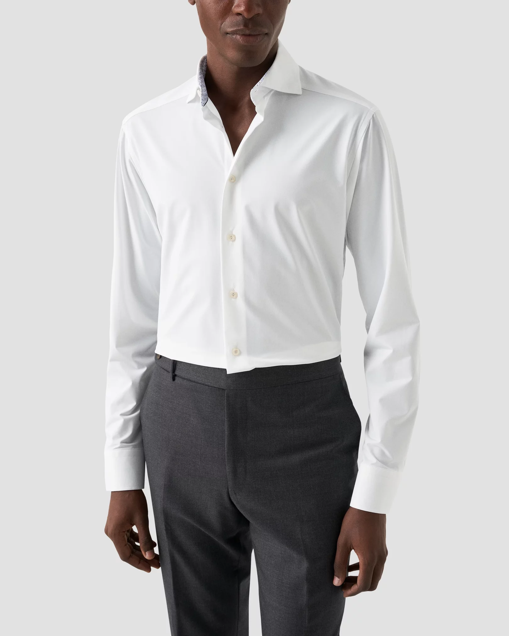 Contrast collar shirt in stretch poplin