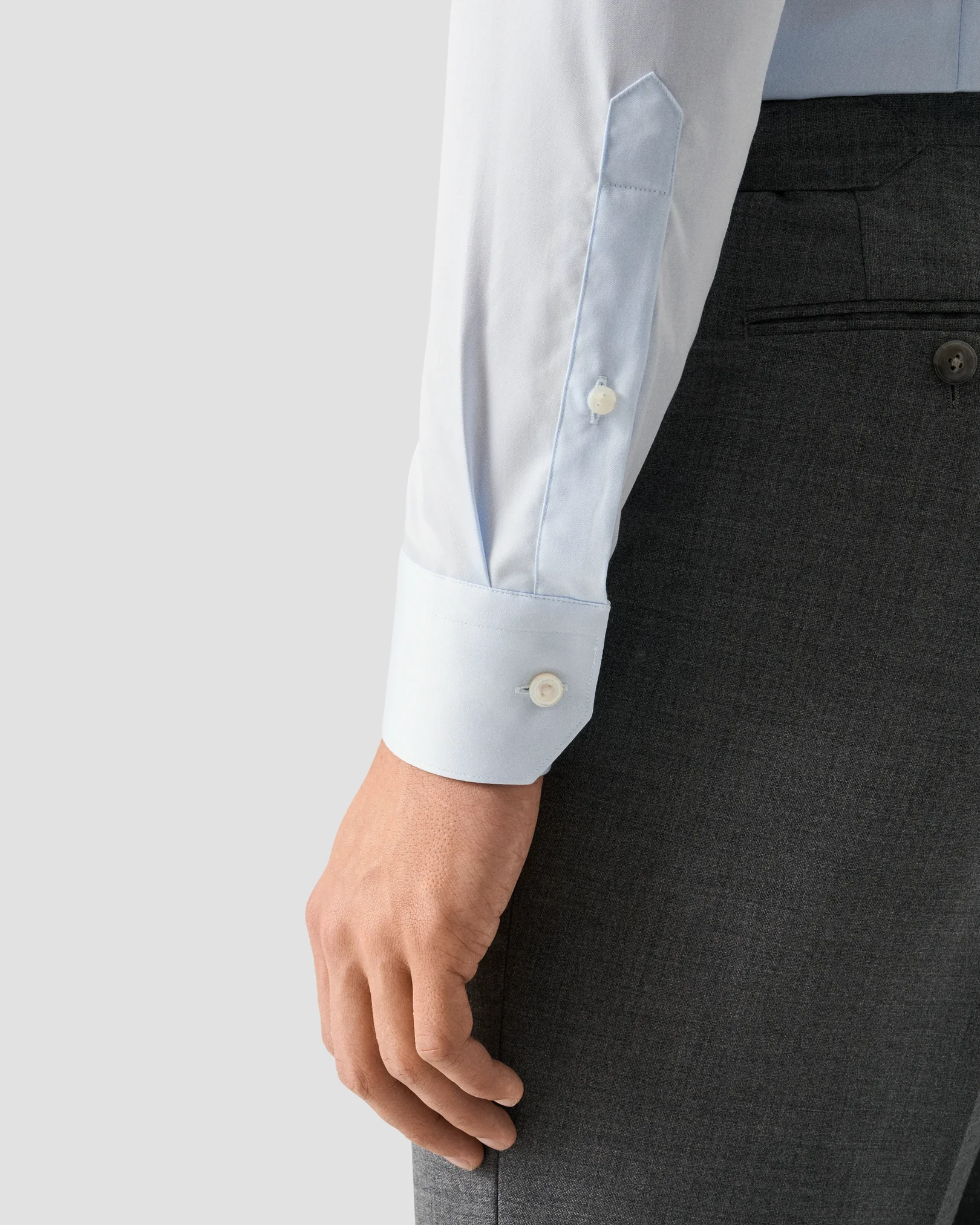 Eton - light blue twill elevated