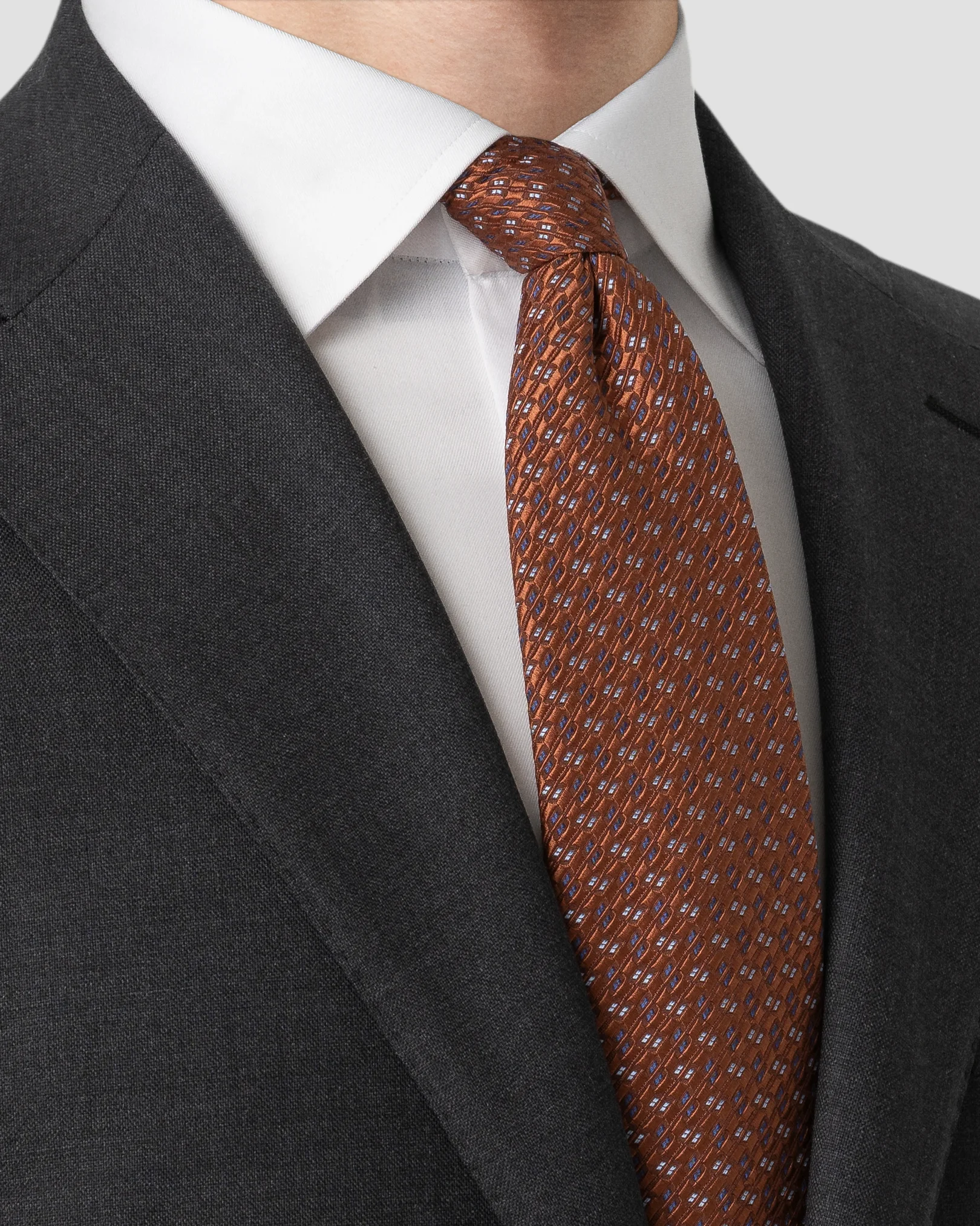 Eton - geometric woven silk256 tie
