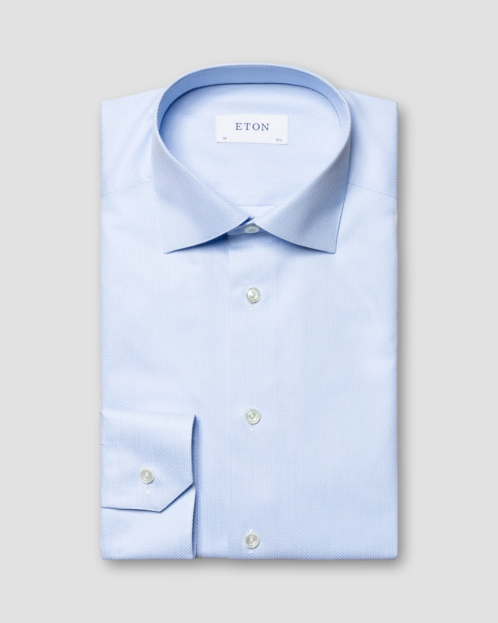 Eton - light blue fine twill cut away single slim