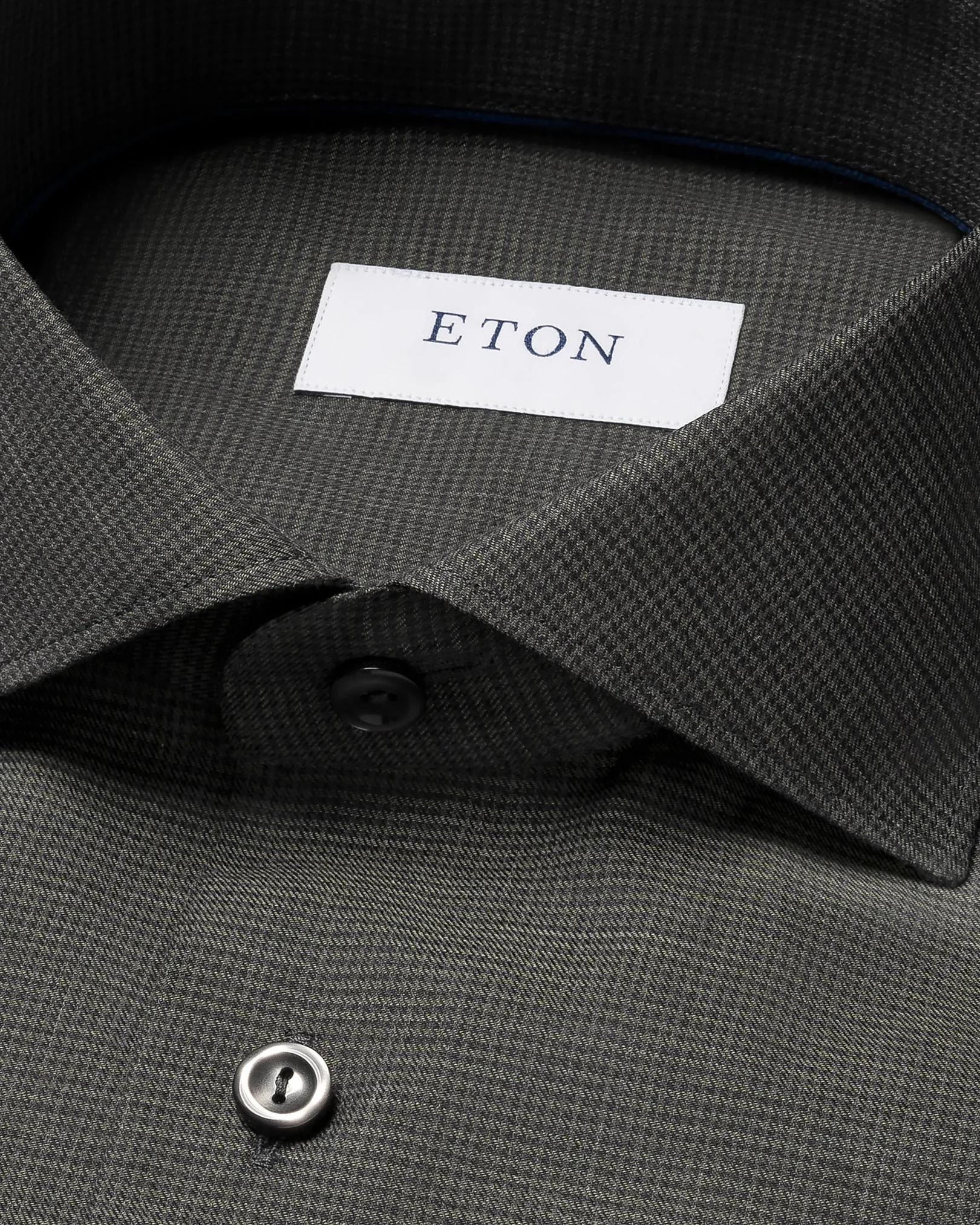 Eton - wide spread flannel dark green