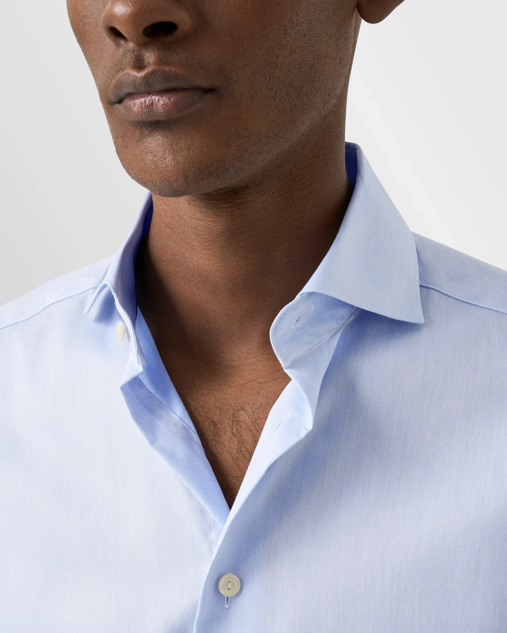 Eton - light blue signature twill wide spread collar