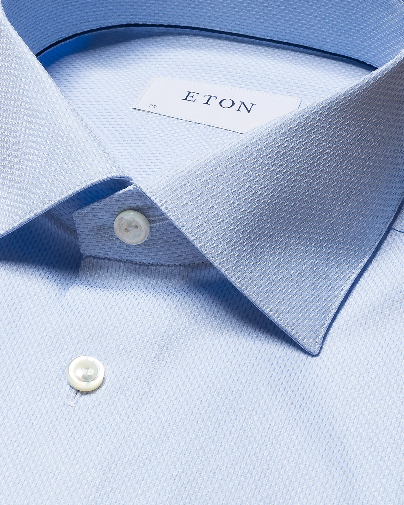 Eton - light blue fine twill cut away single slim