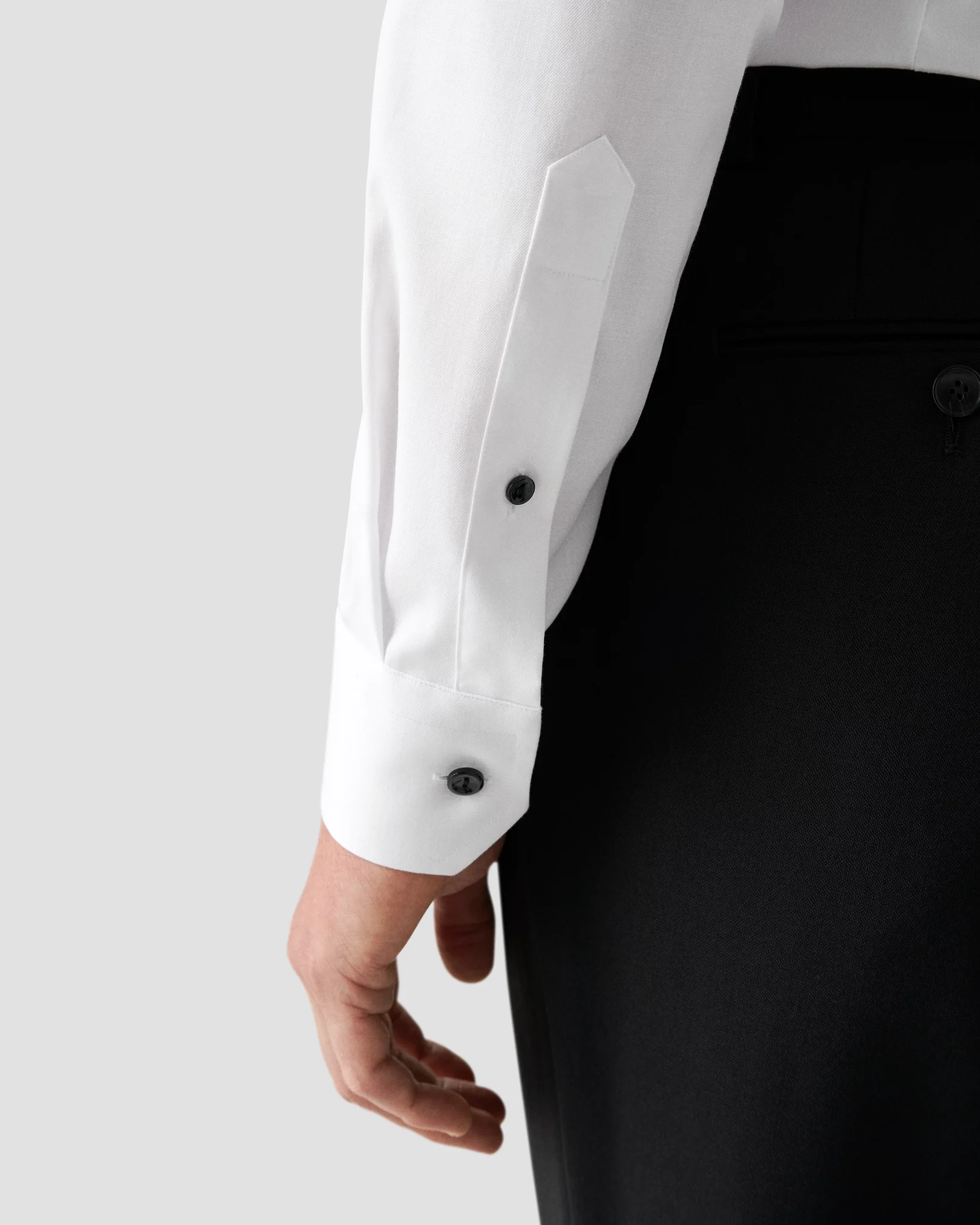 Eton - white signature twill contrast buttons