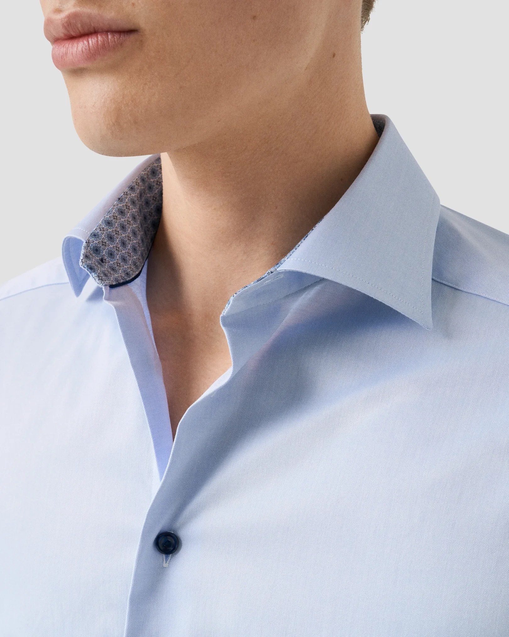 Eton - medallion effect signature twill 256