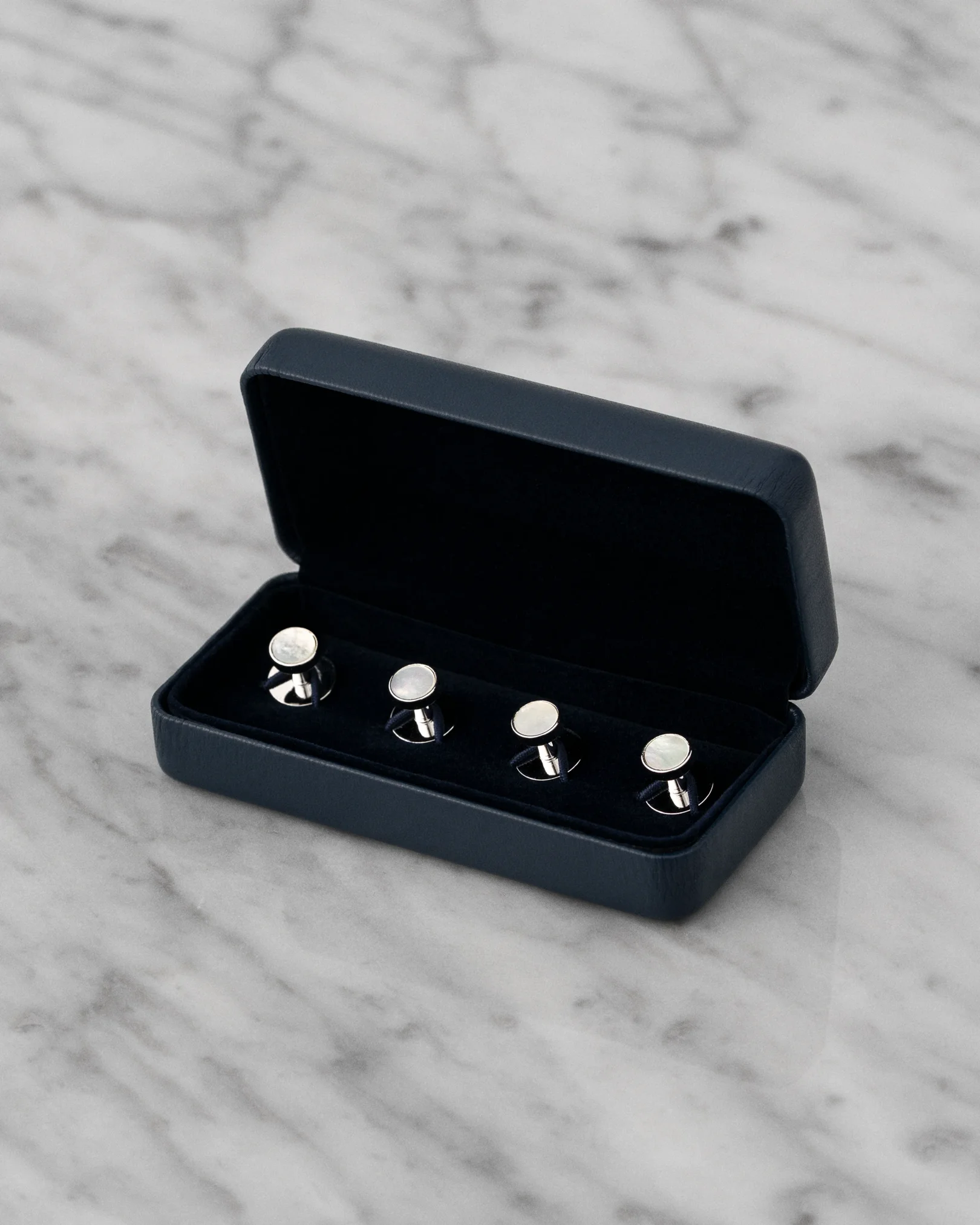 Eton - mop stud buttons white