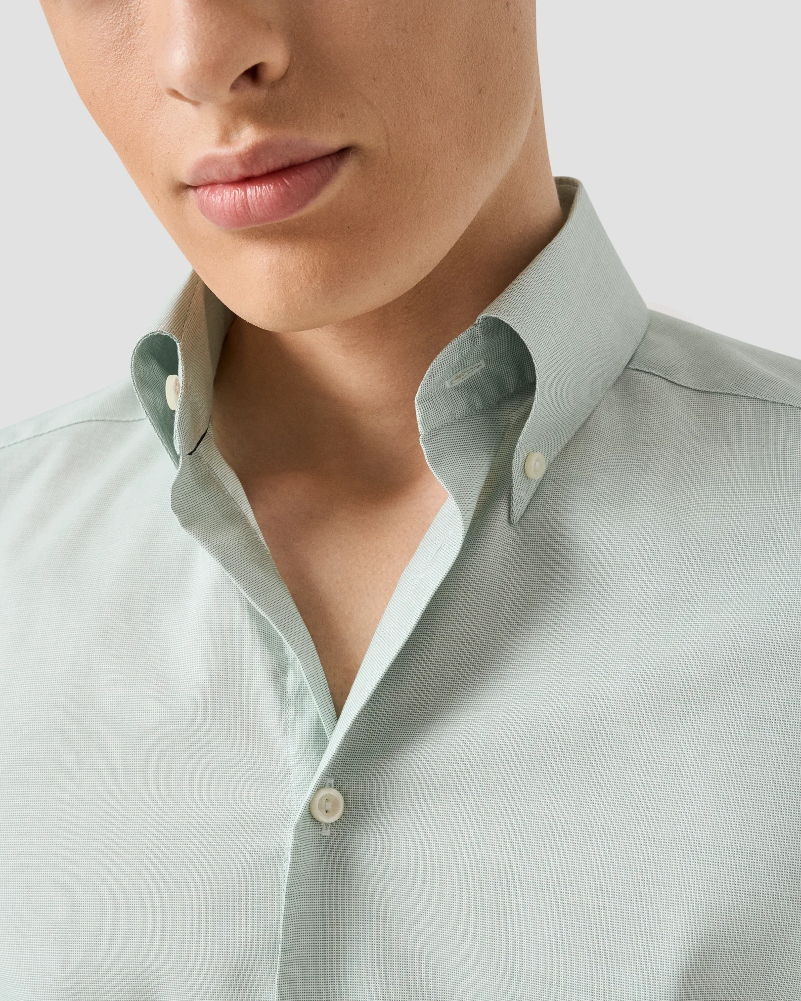 Eton - mid green solid wrinkle free oxford