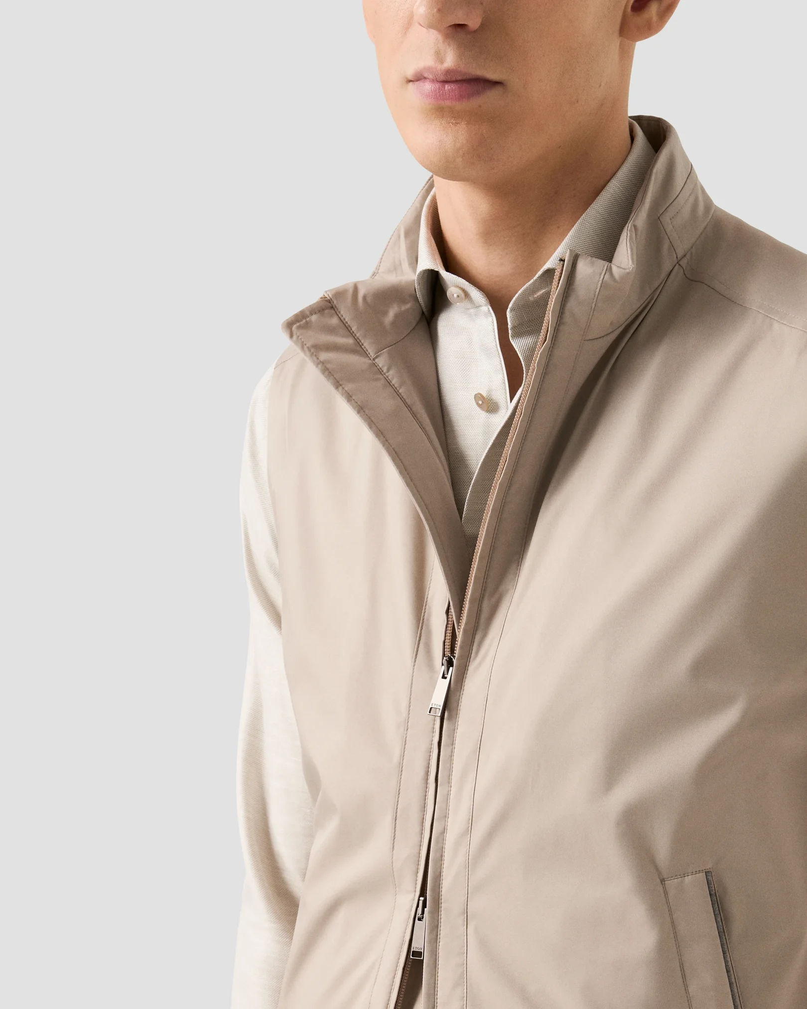 Eton - lightweight wind vest beige