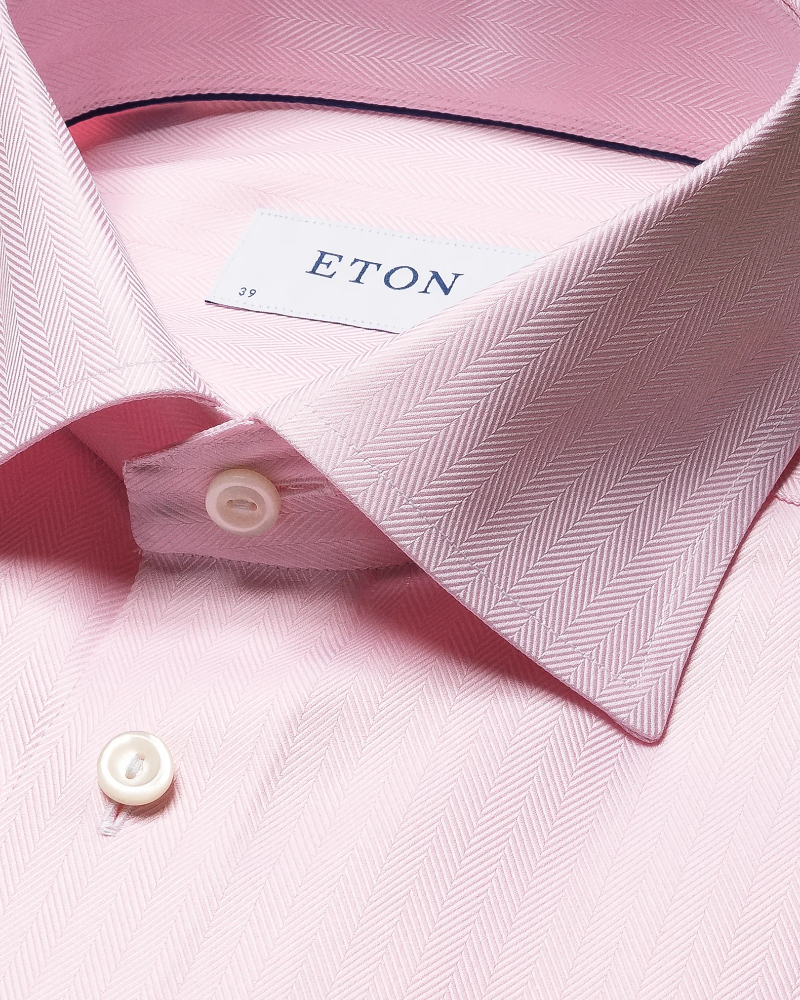 Eton - pink signature twill cut away single classic