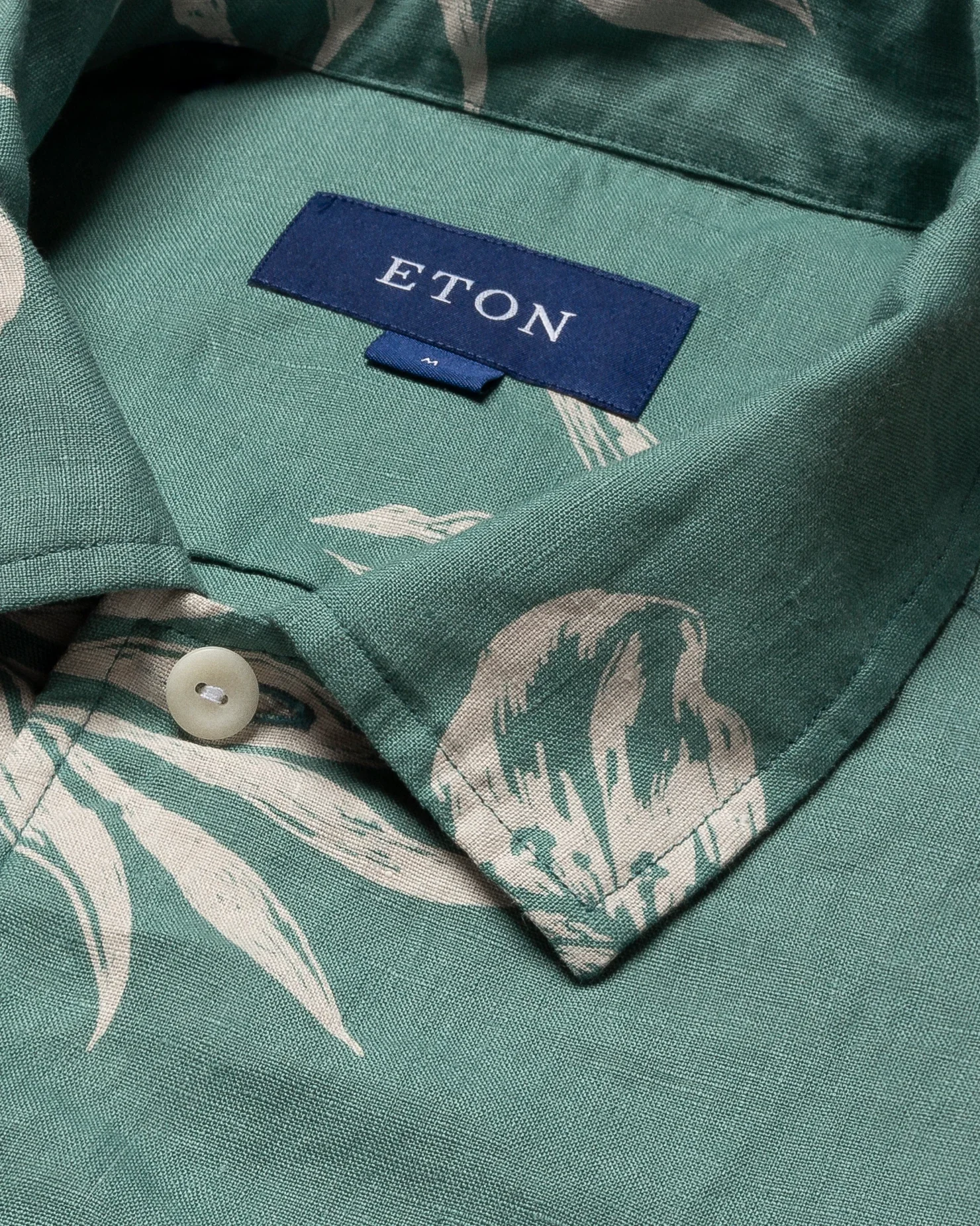 Eton - mid green linen resort folded short sleeve regular