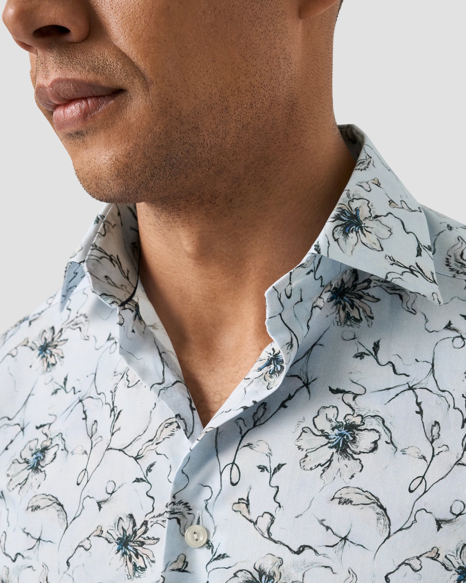 Eton - light blue floral signature cutaway