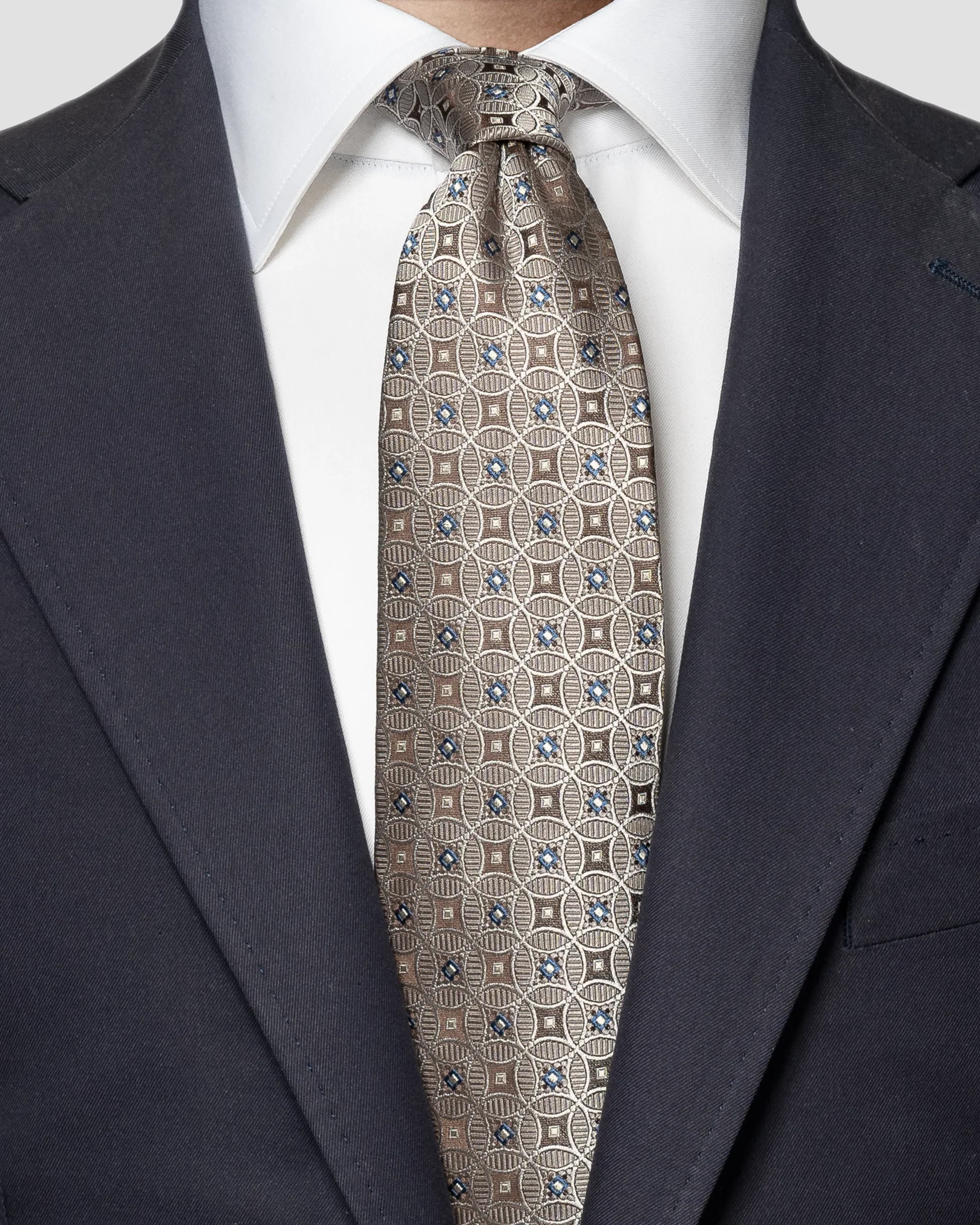Eton - dark brown vibriant tie