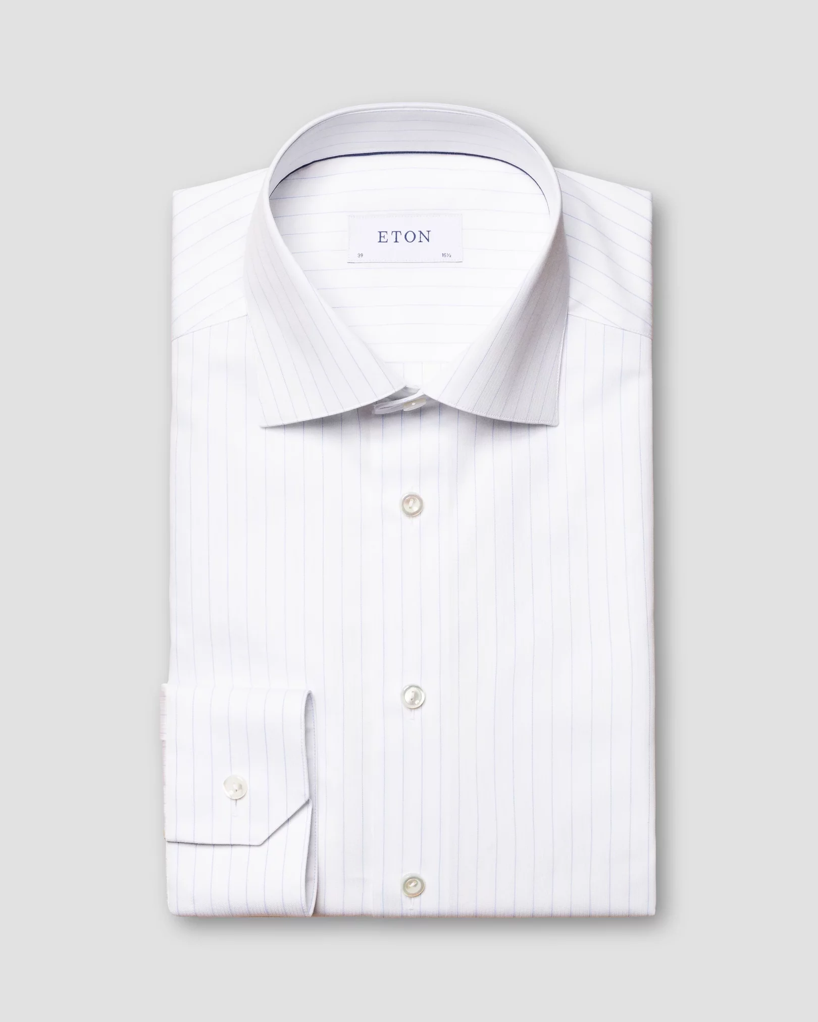 Weiß gestreiftes Hemd aus feinem Piqué