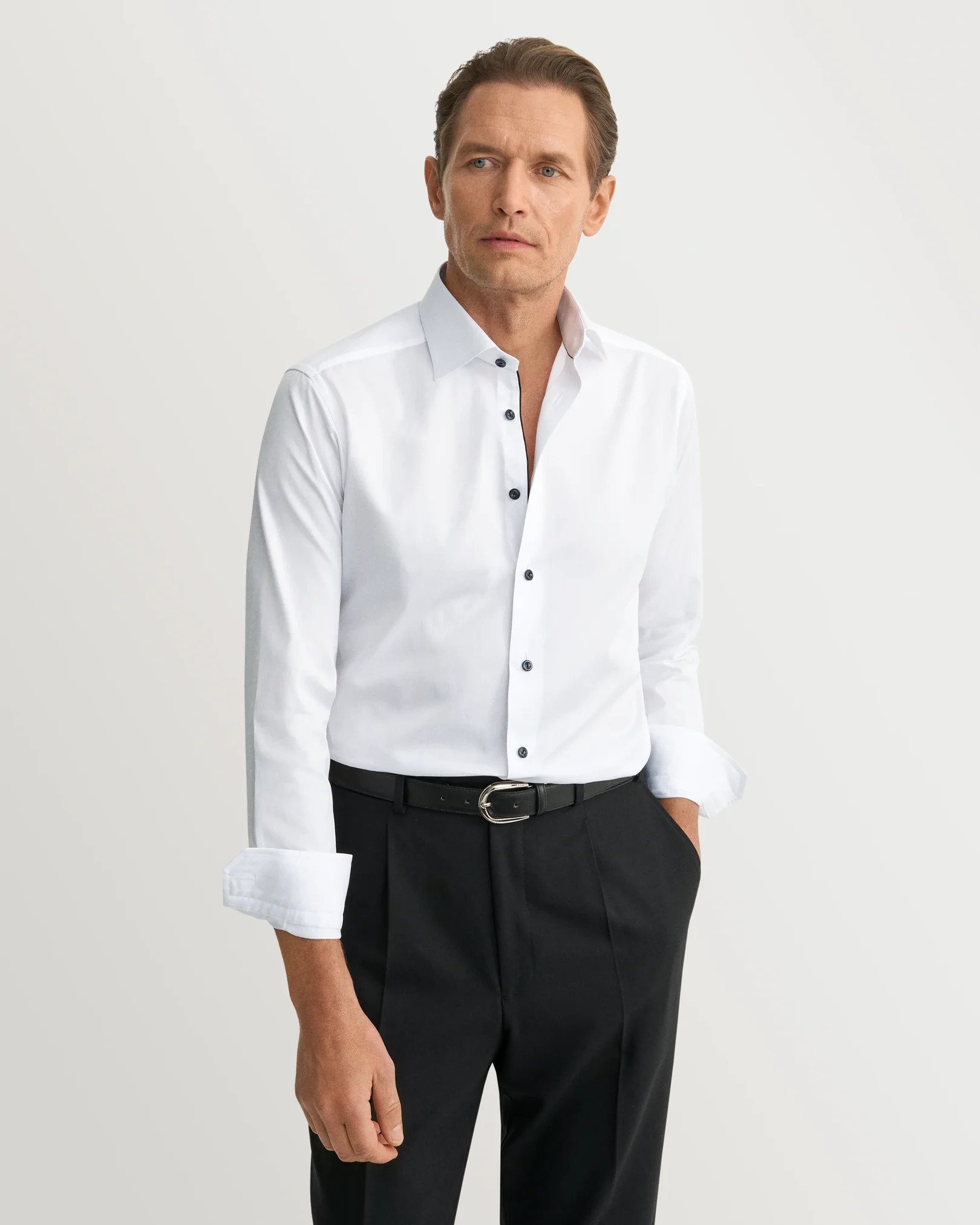 Eton - white signature twill contrast buttons