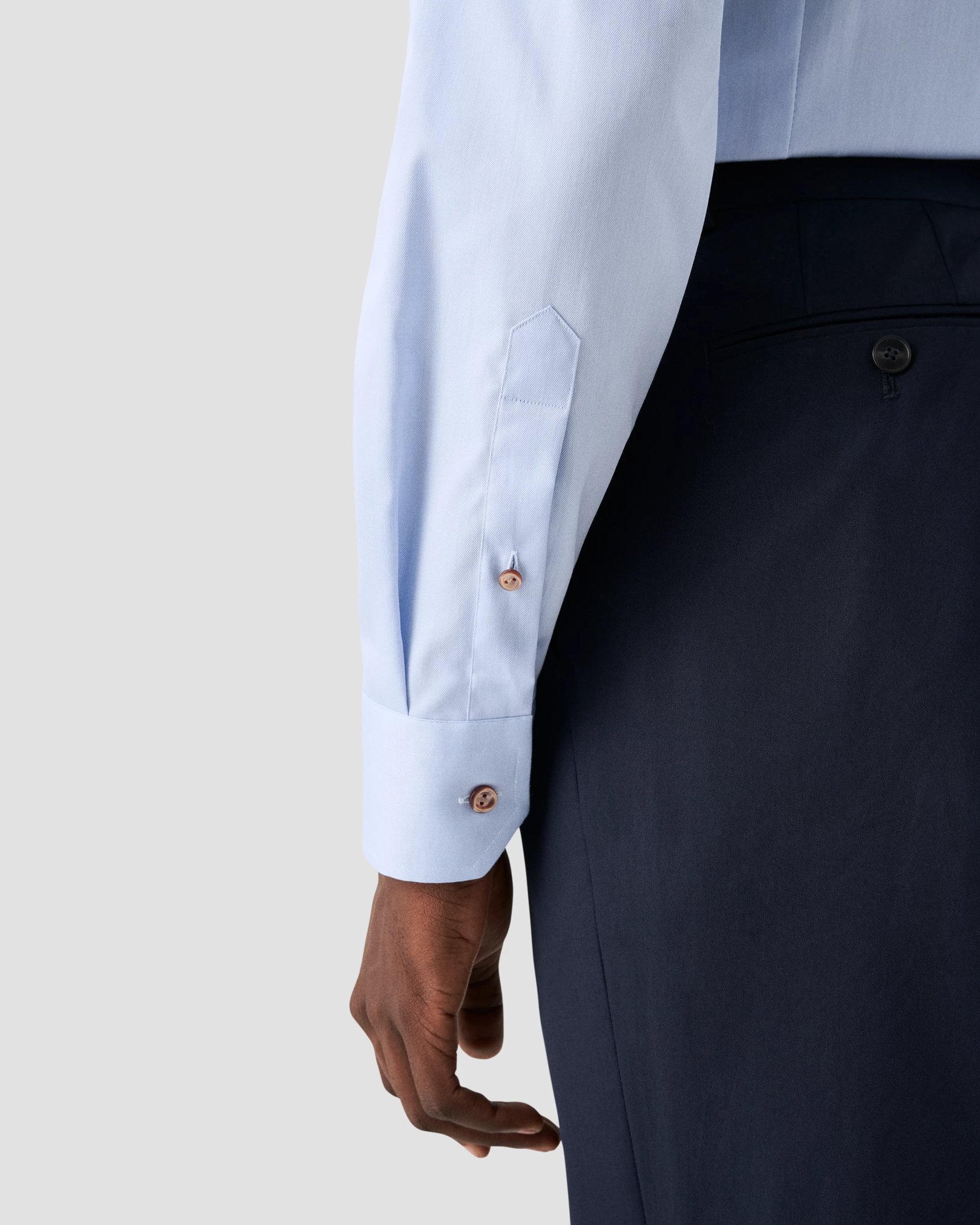 Eton - light blue signature twill contast buttons