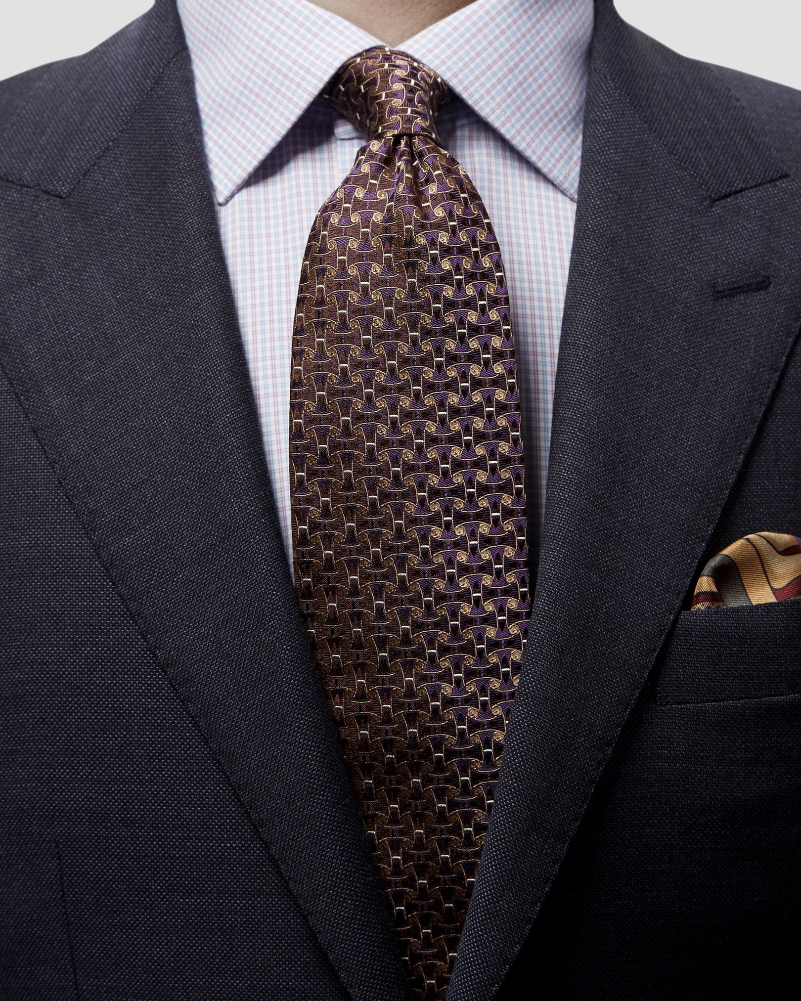 Eton - dark purple chain pattern