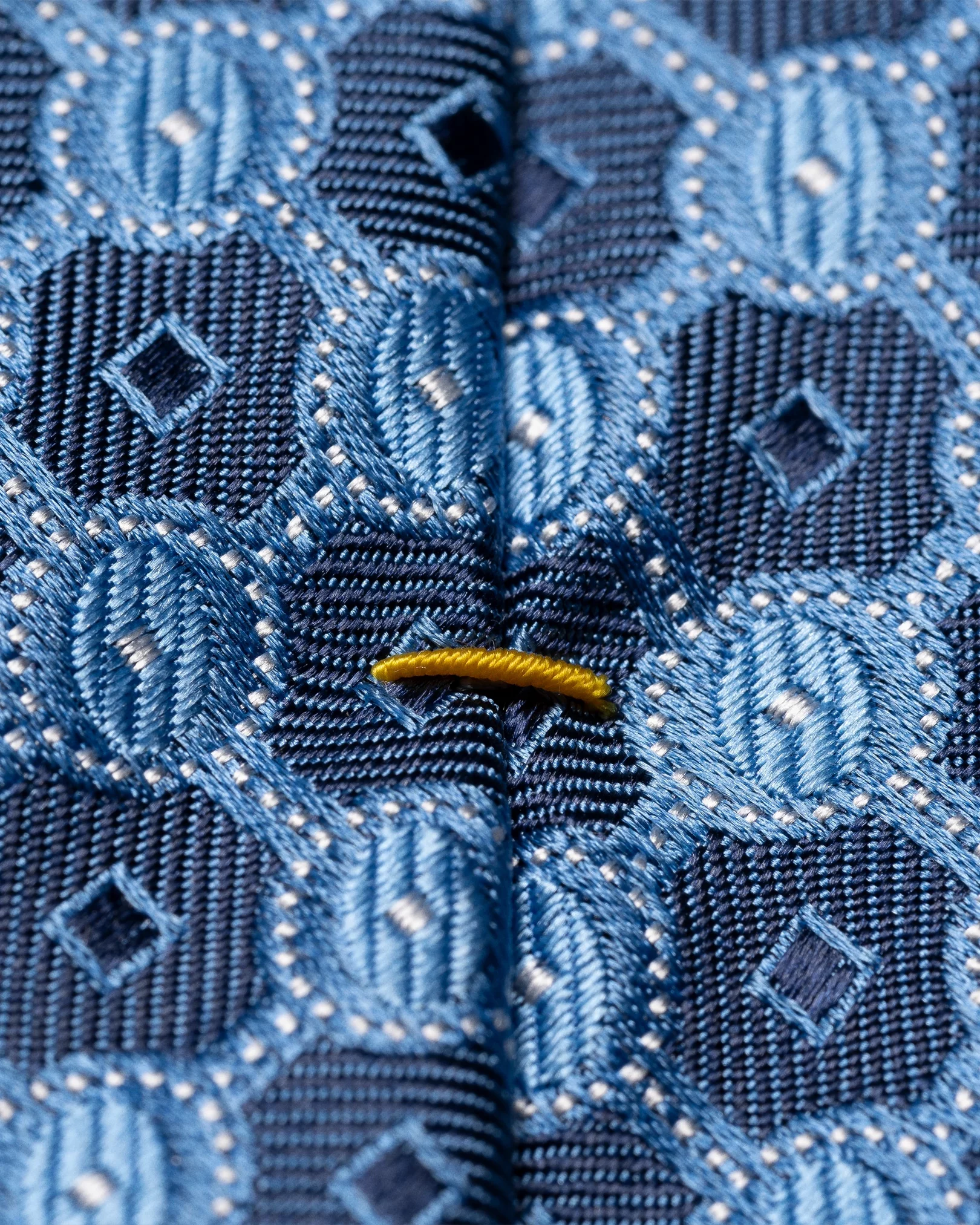 Blaue Seidenkrawatte mit geometrischem Muster
