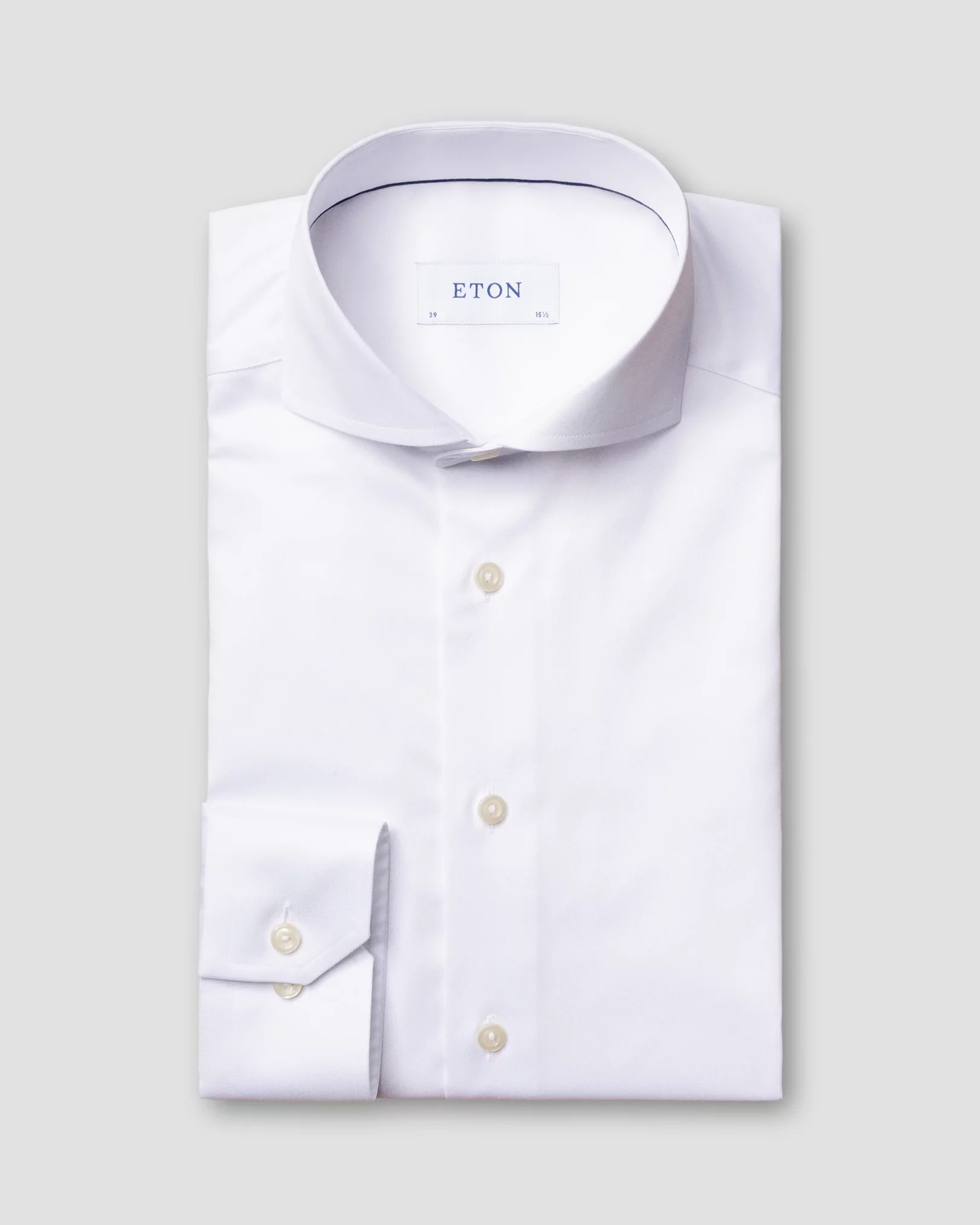 Chemise blanche en twill signature – Col cutaway ouvert