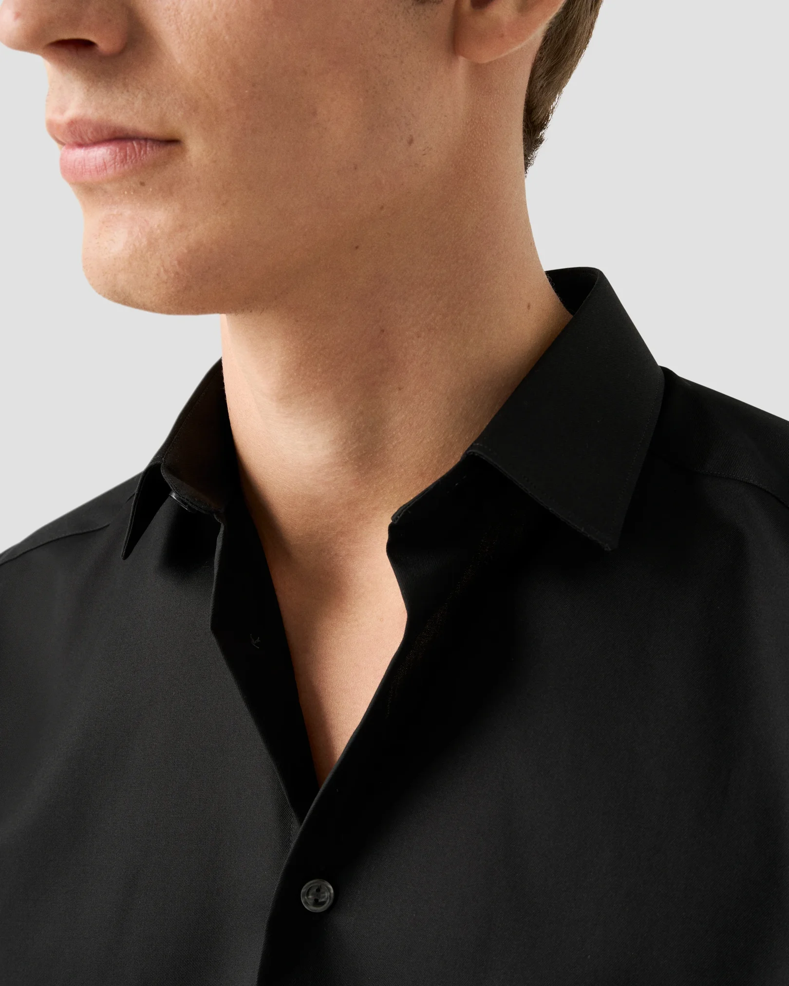 Eton - black signature twill pointed collar