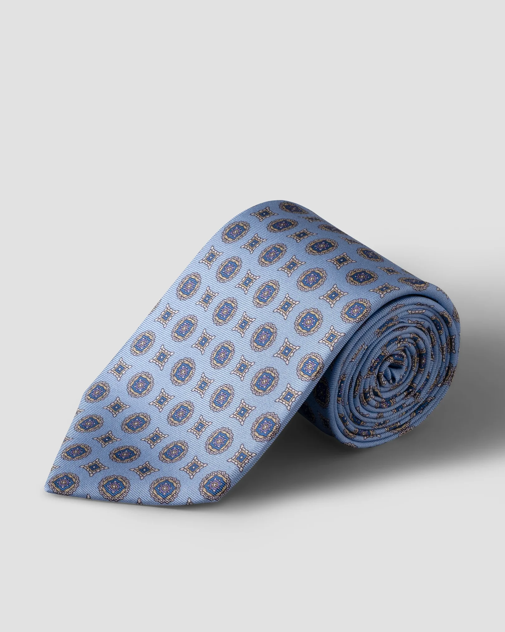 Eton - light blue medallion 266