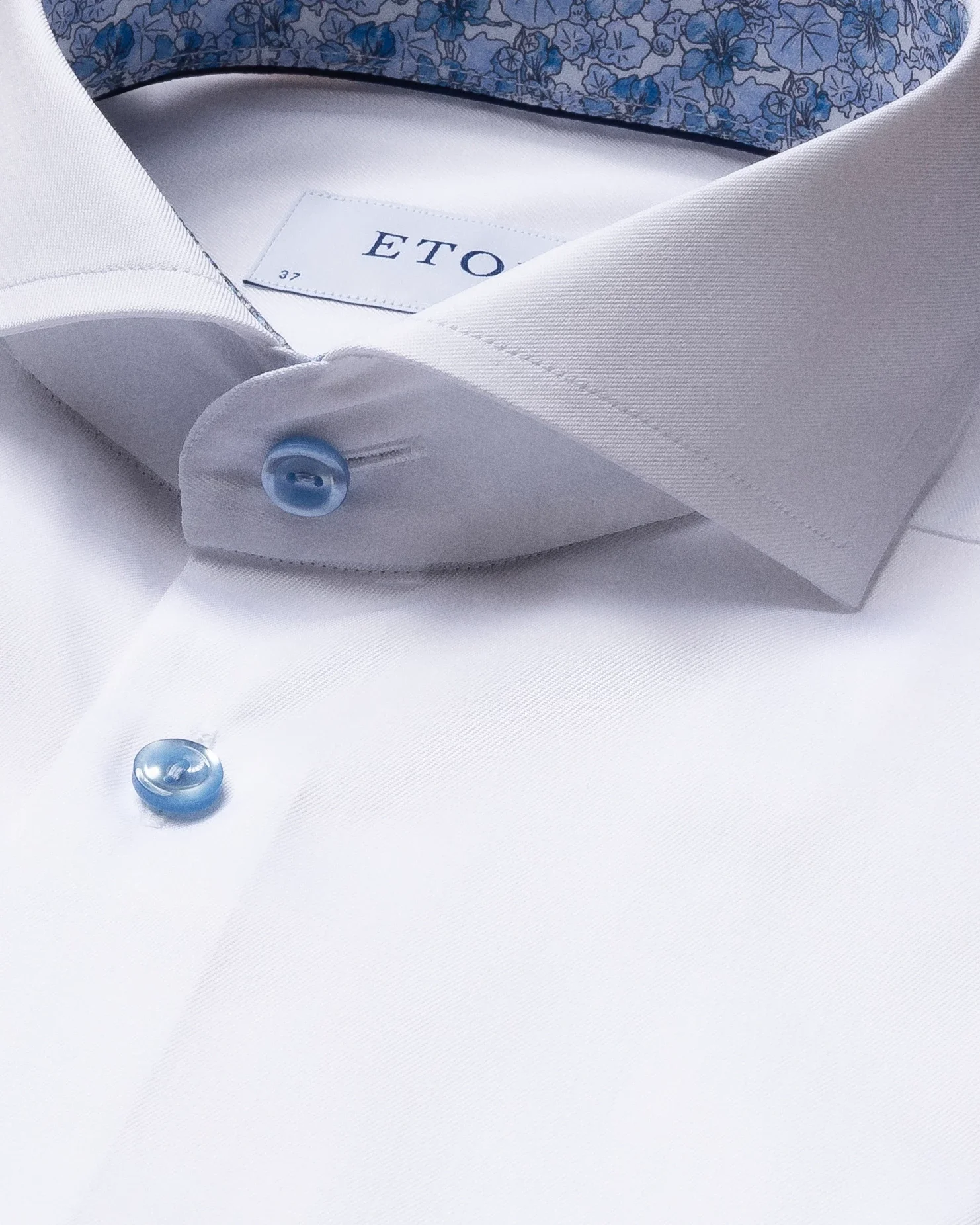 Eton - white twill shirt blue details extreme cut away
