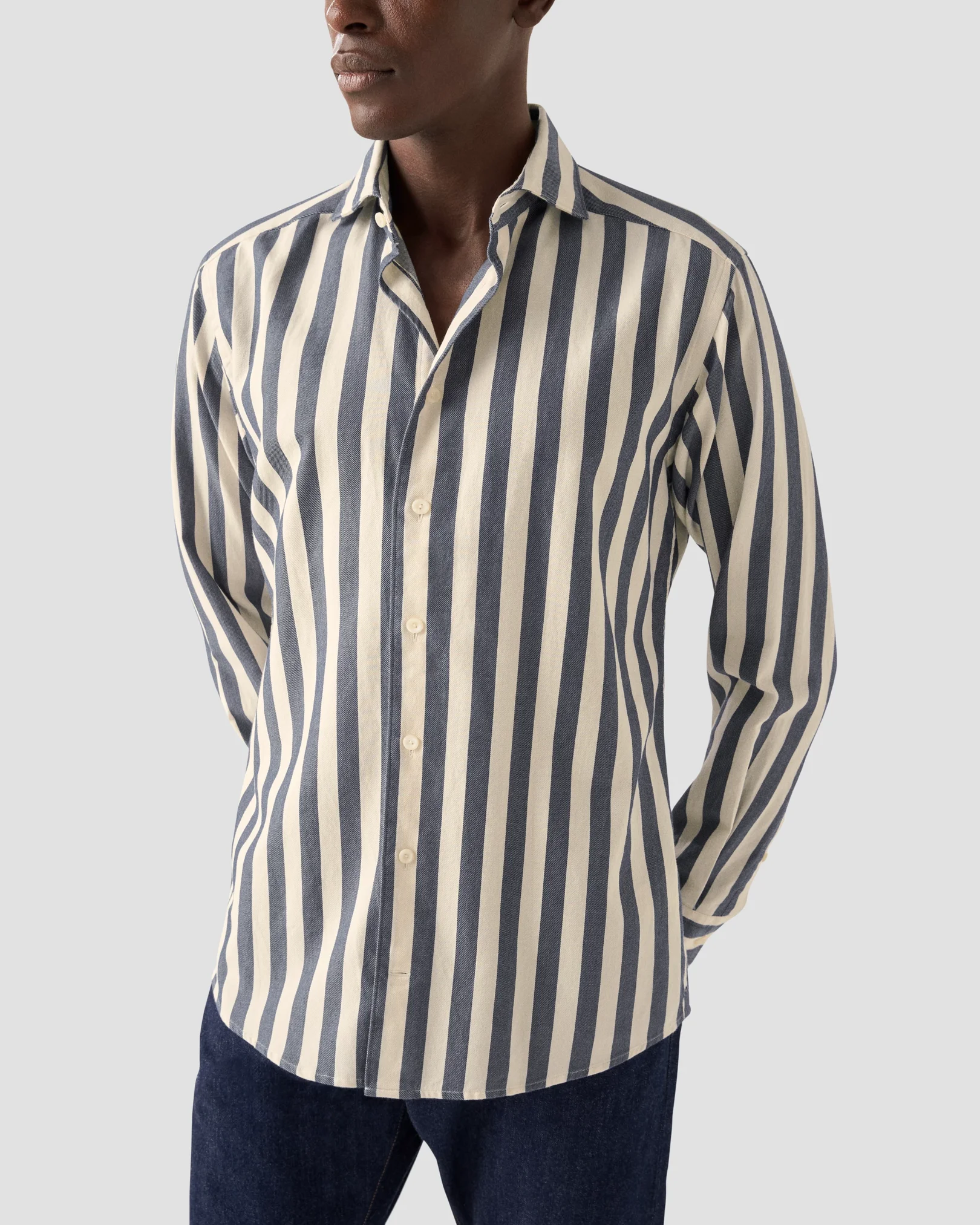 Eton - dark blue twill wide spread bengal striped