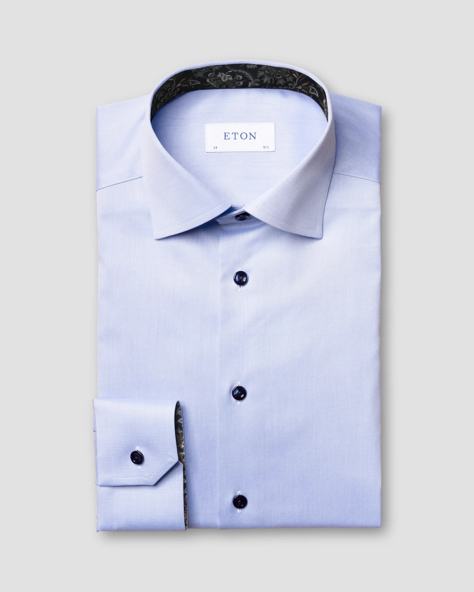 Eton - light blue signature twill navy buttons