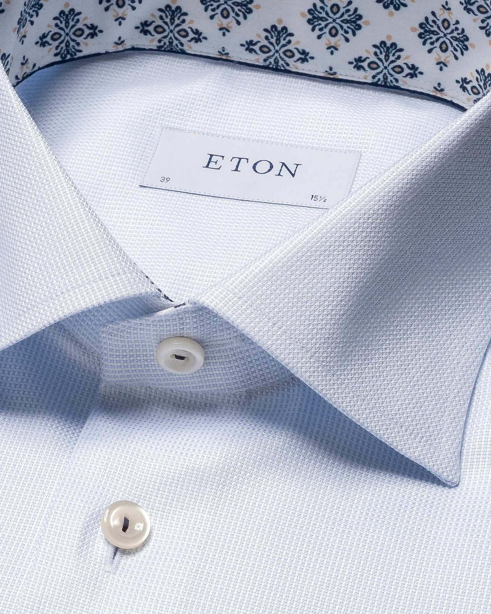 Eton - light blue twill special details