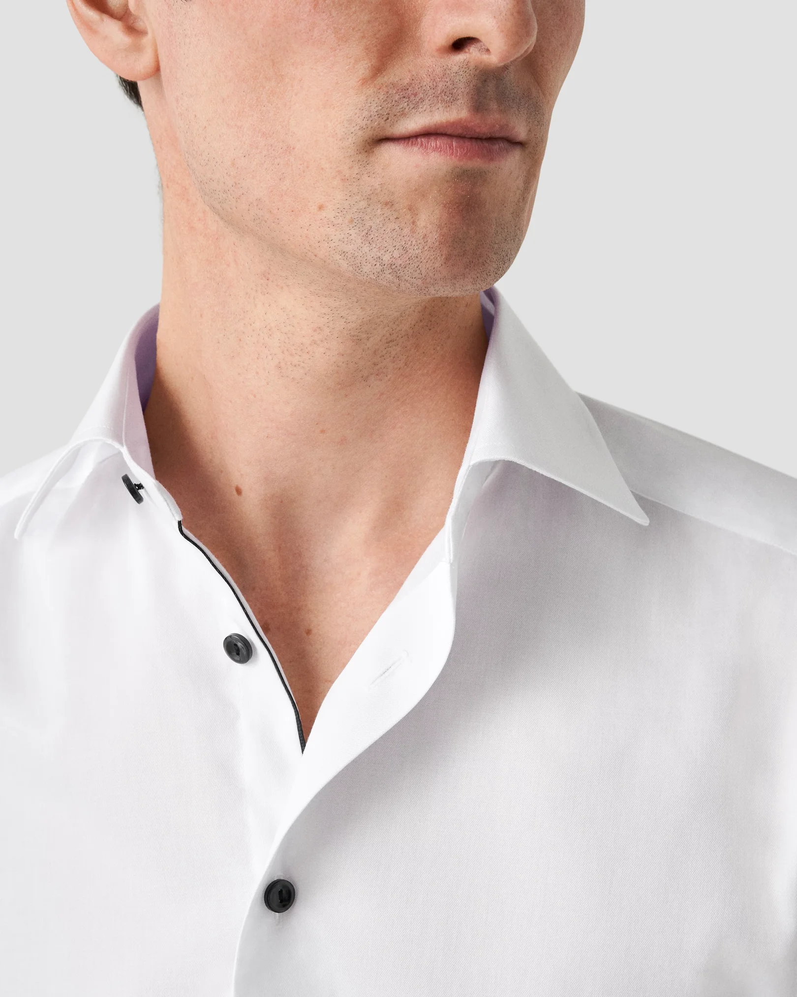 Eton - white signature twill contrast buttons