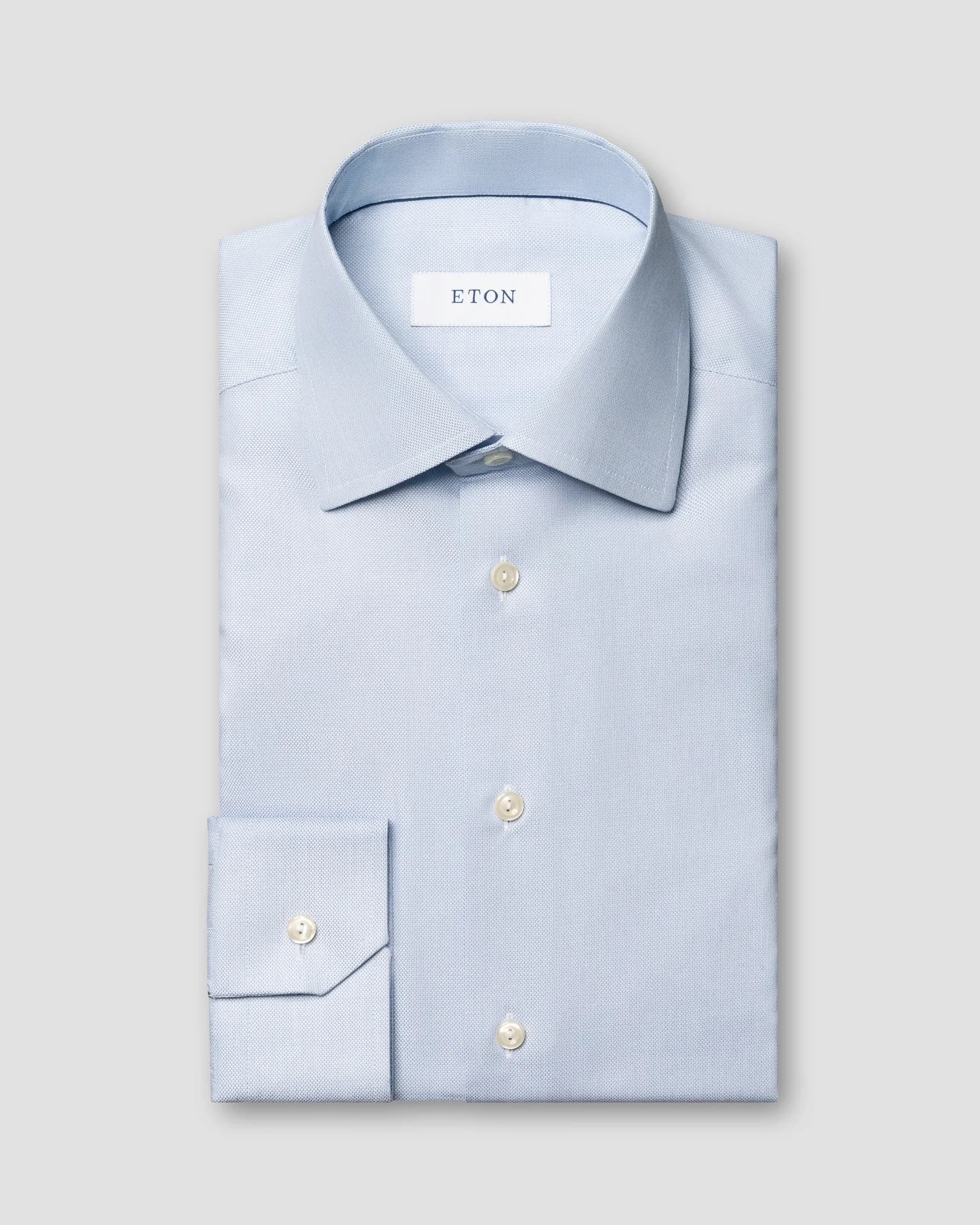Eton - light blue oxford cut away collar s2