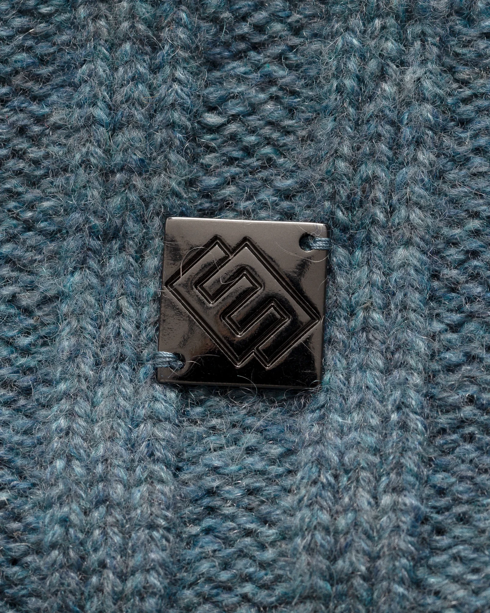 Eton - blue cashmere beanie logo detail