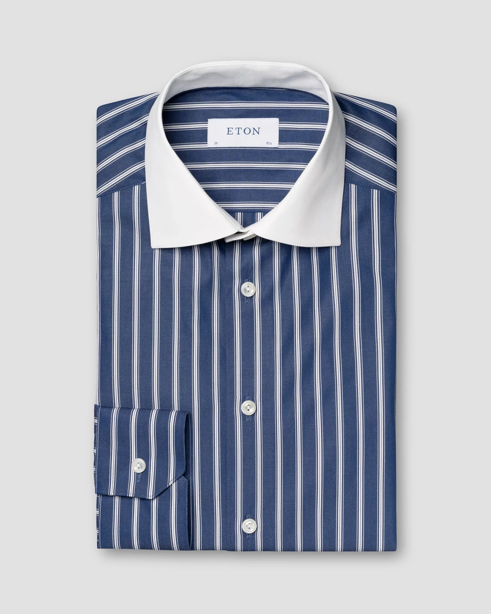 Blau gestreiftes Hemd aus feinem Popeline mit weißem Kragen - Eton