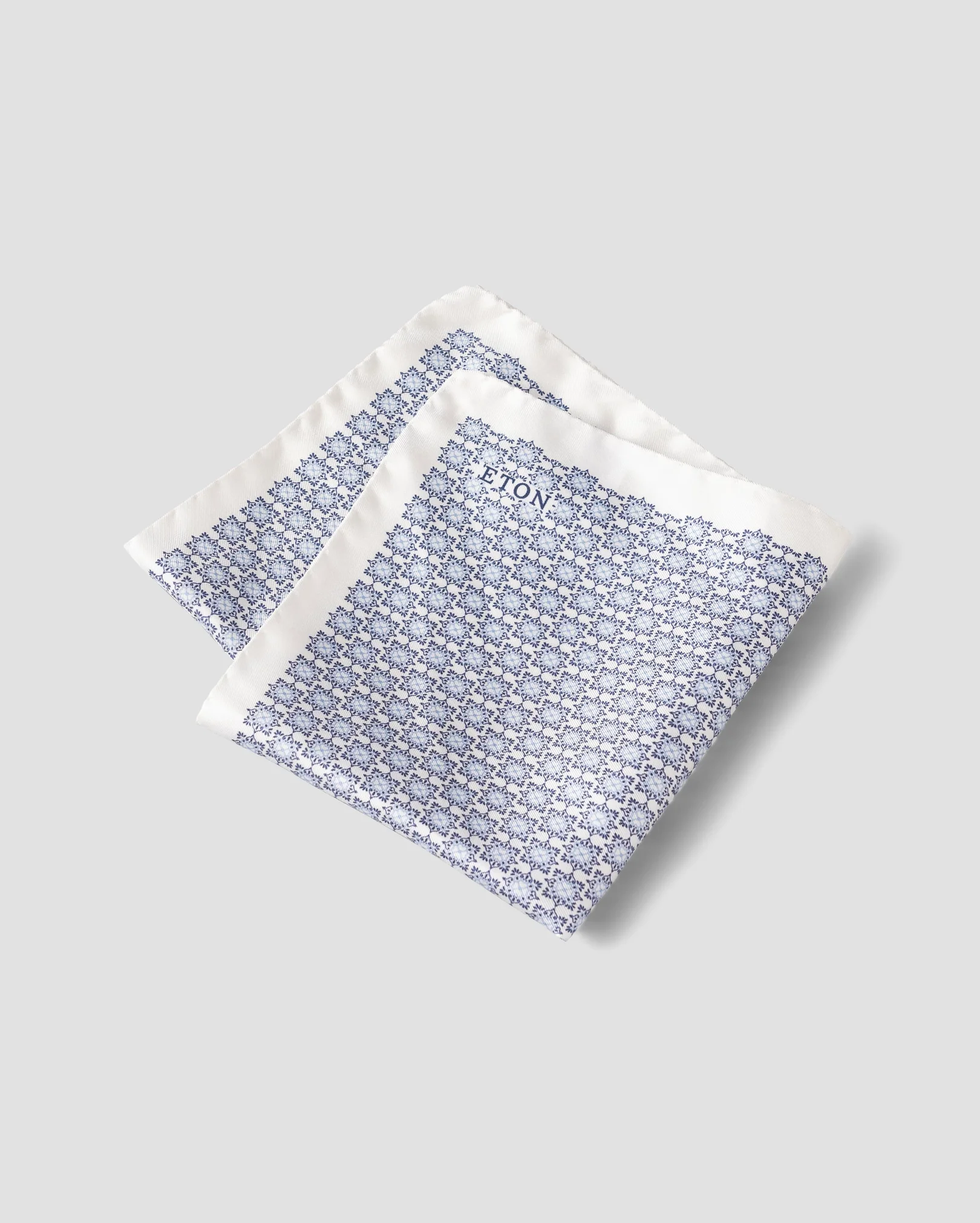 Eton - white silk weave pocket square