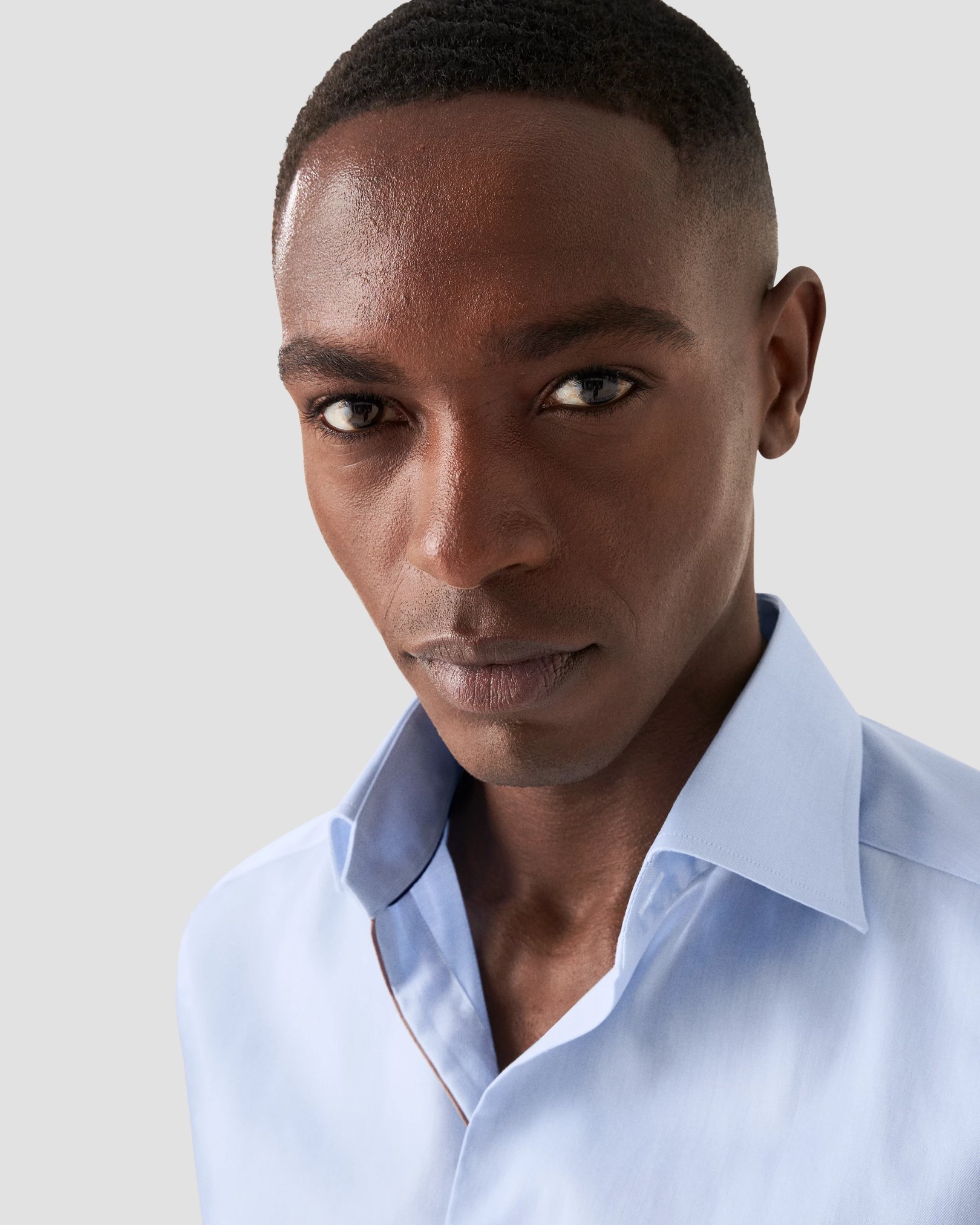 Eton - light blue signature twill contast buttons