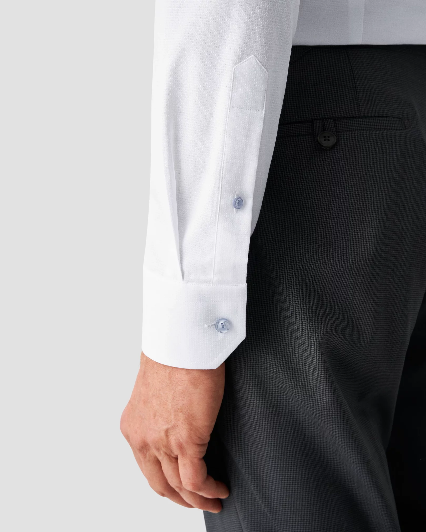 Eton - white twill contrast buttons