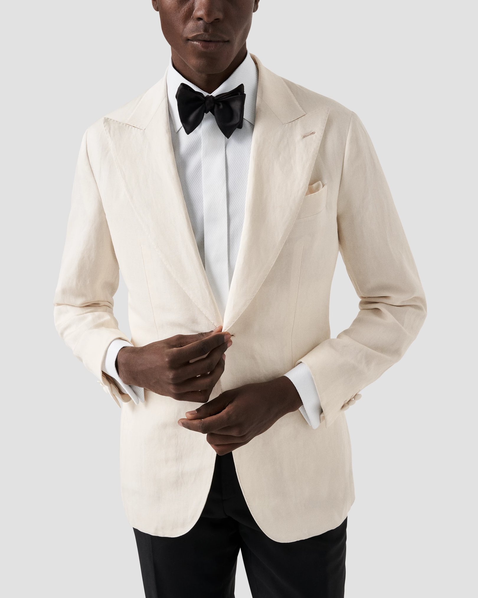 Eton - white dobby moderate cut away