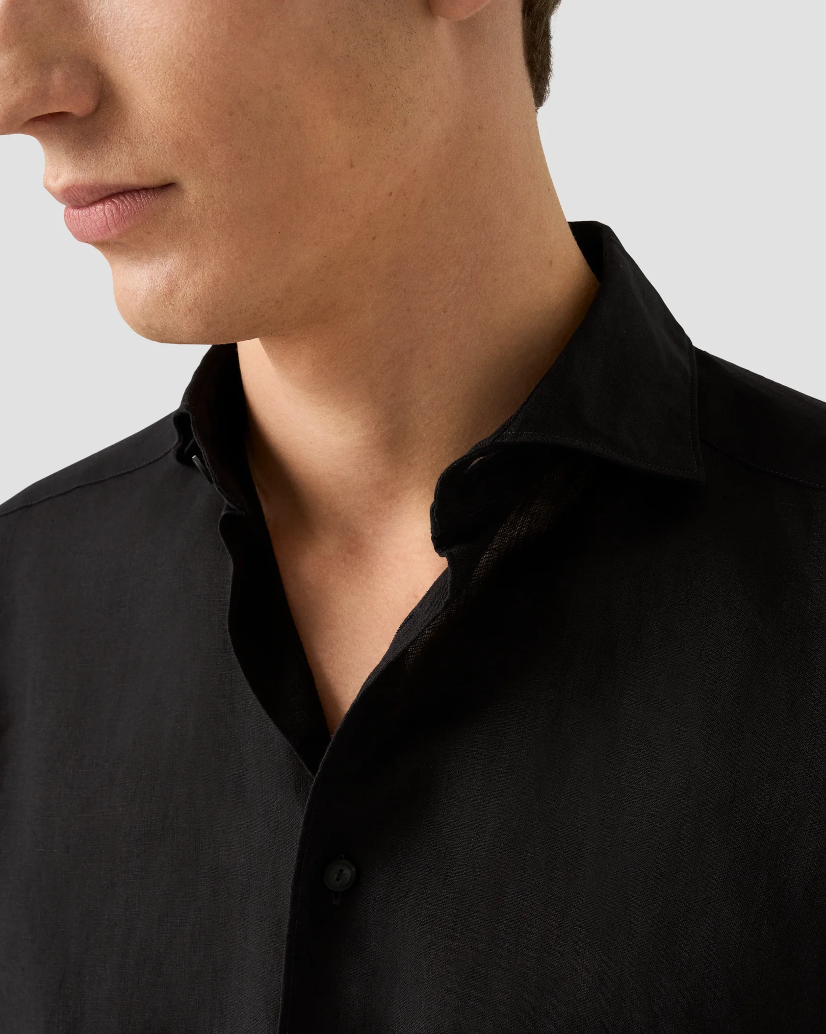 Eton - black linen wide spread solid