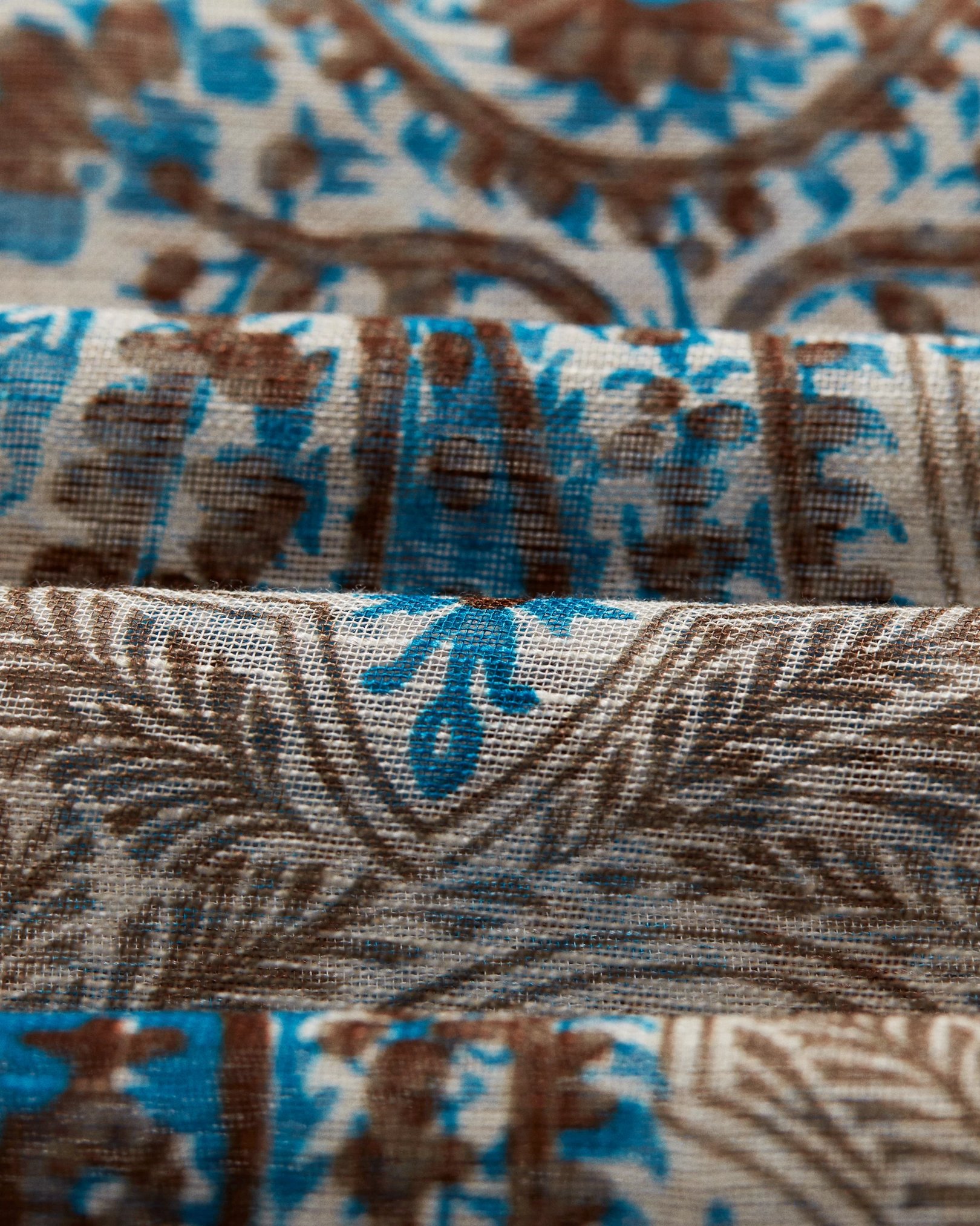 Eton - beige bold paisley scarf