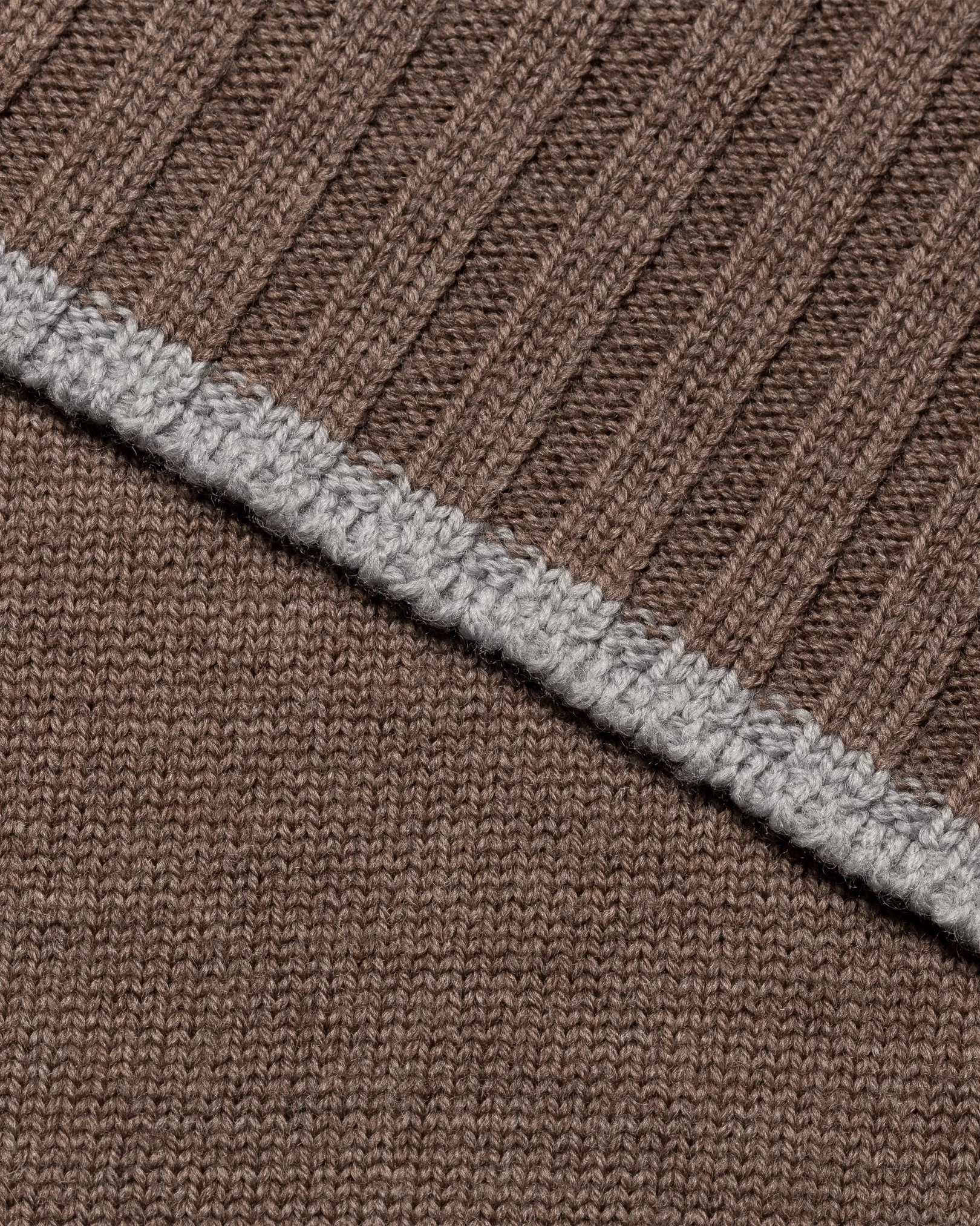 Eton - brown knitted woll scarf