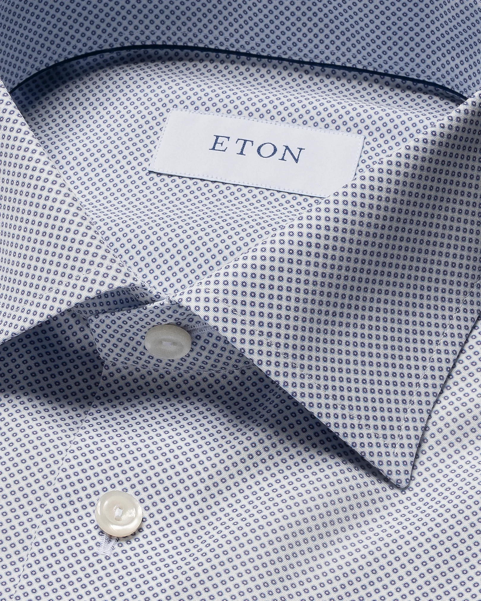 Eton - solid light blue poplincutaway