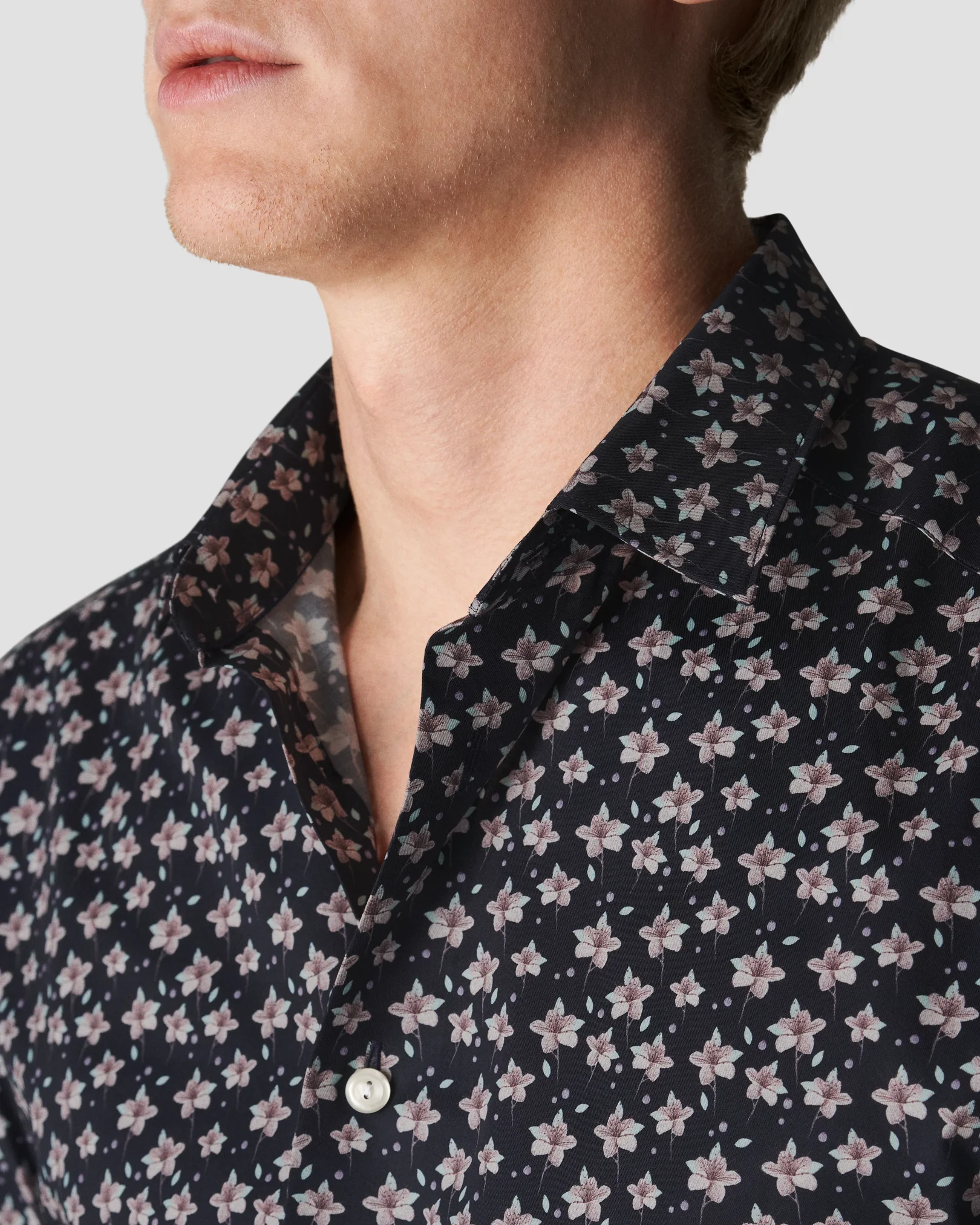 Eton - black signature twill floral pointed collar