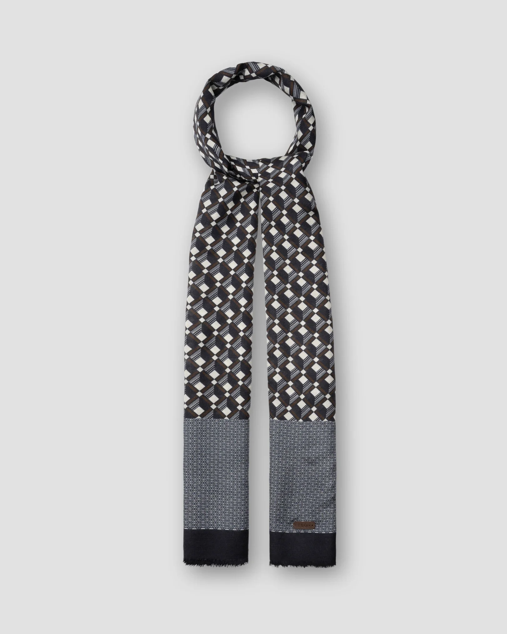 Eton - Sidenscarf med geometriskt mönster