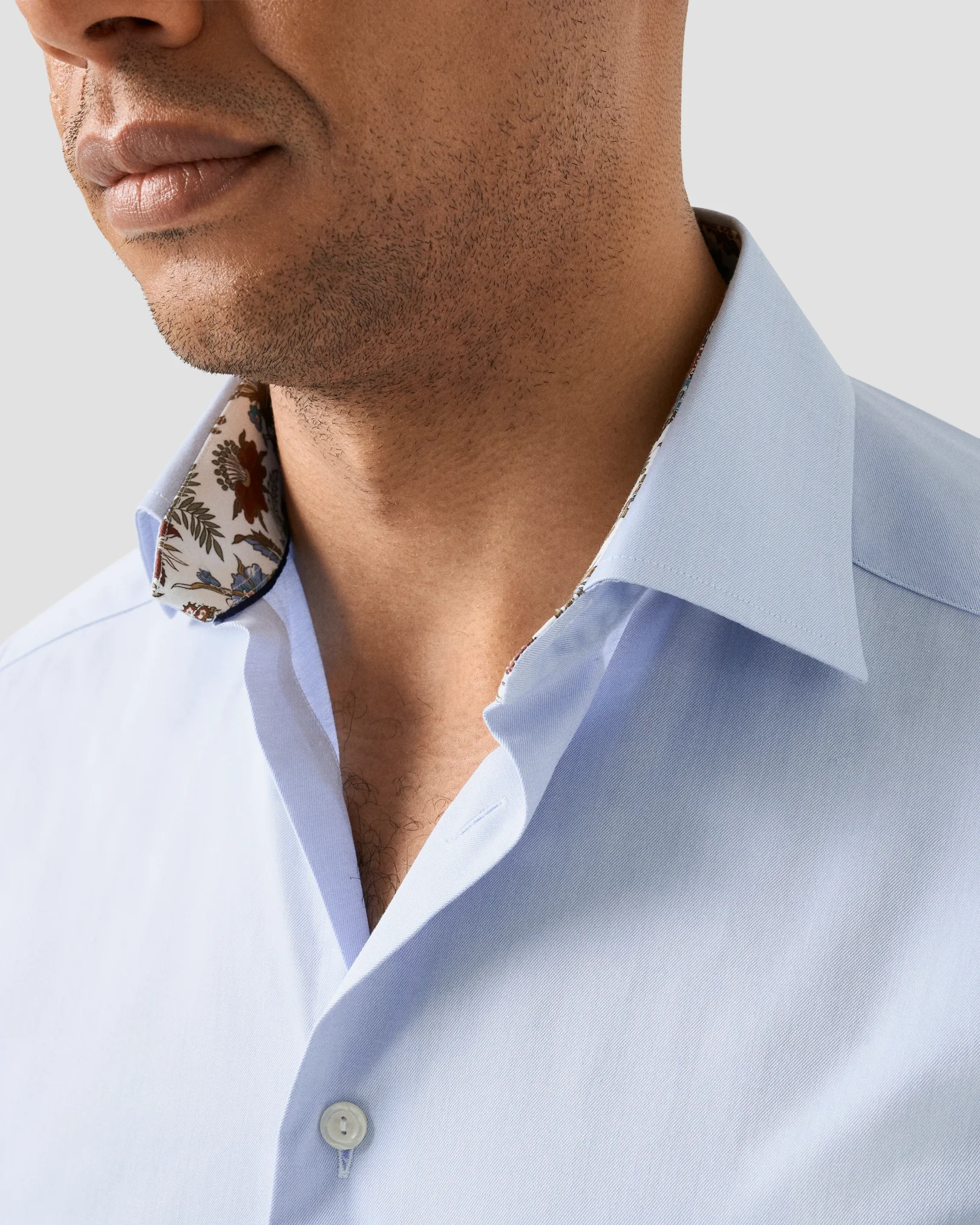 Eton - floral effect signature twill 256