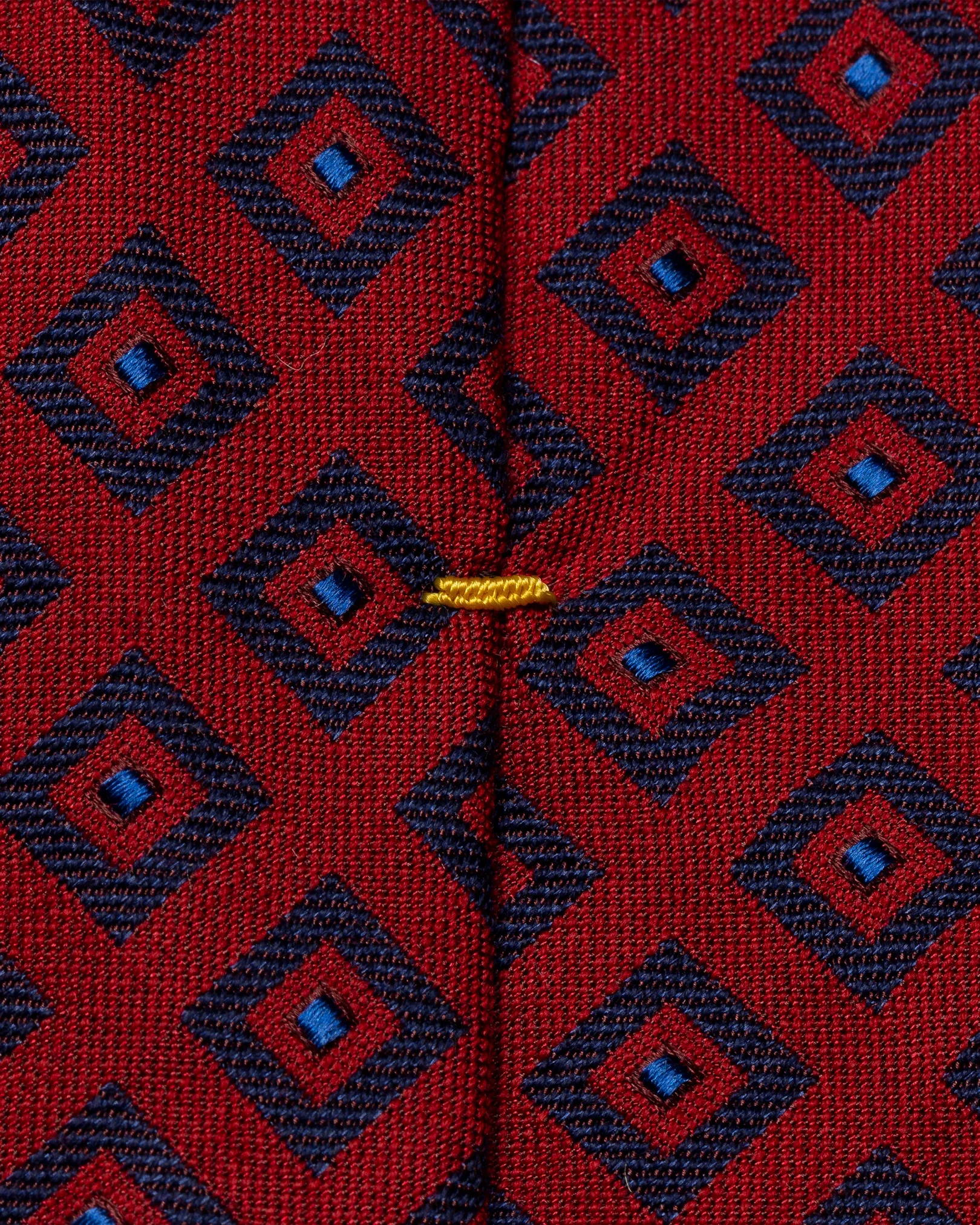 Eton - dark red tie af