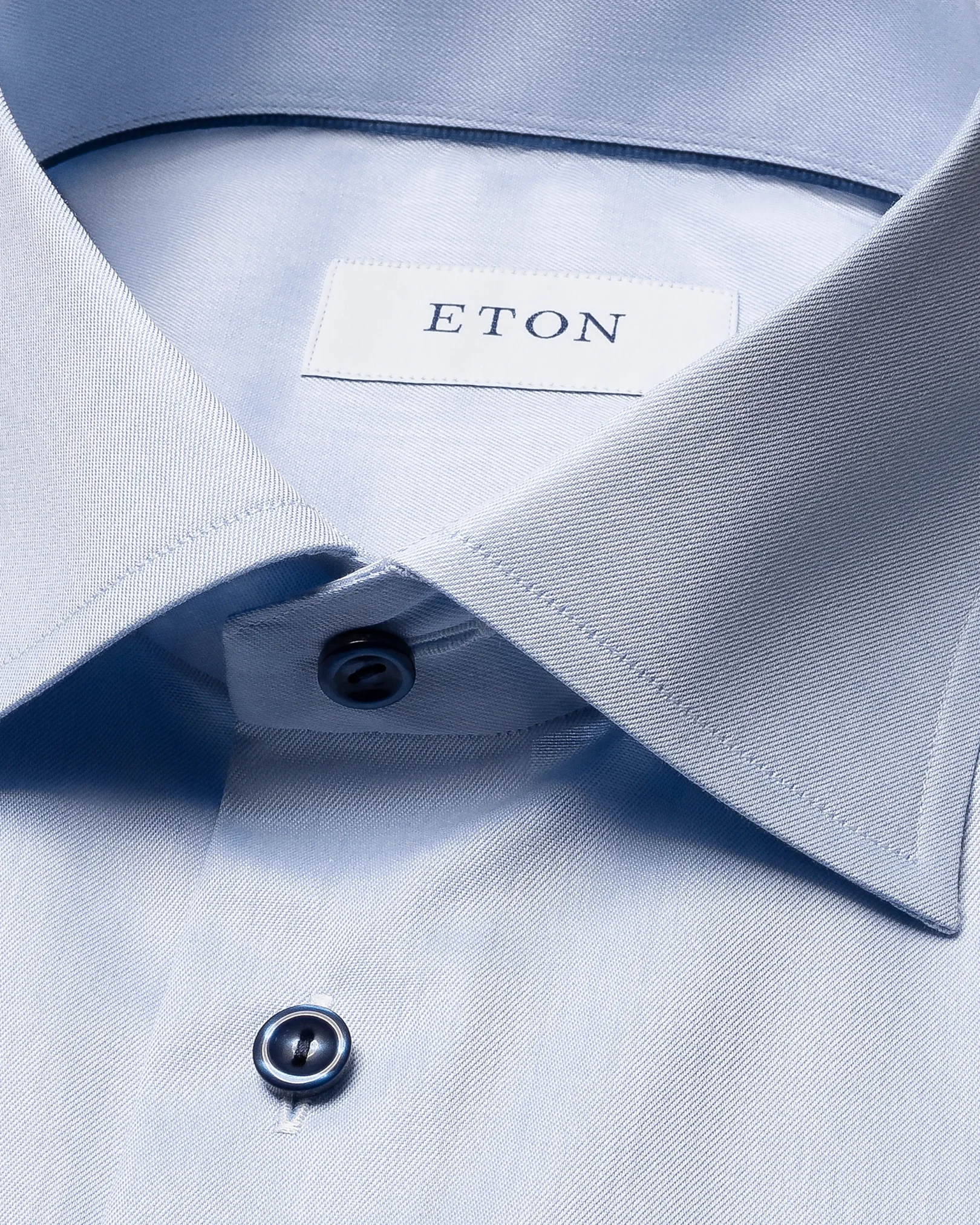 Eton - light blue signature twill contrast details